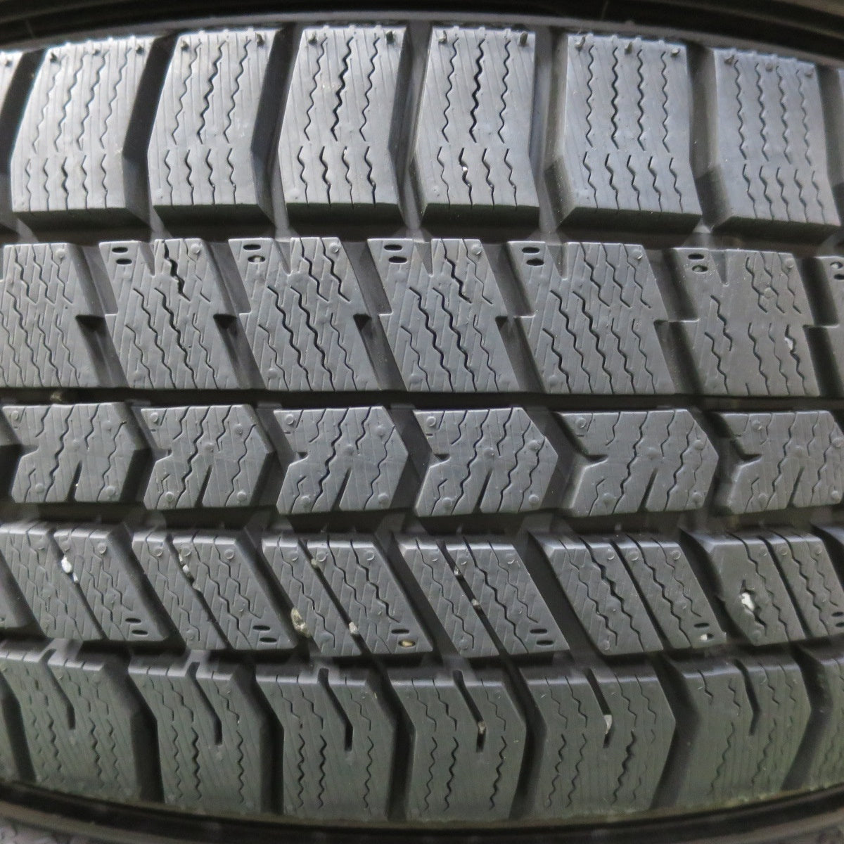 バリ溝!24年!ほぼ10分★スタッドレス 185/55R16 グッドイヤー アイスナビ8 タイヤ 16インチ ヤリス カローラ フィット 等★5110309イスタ