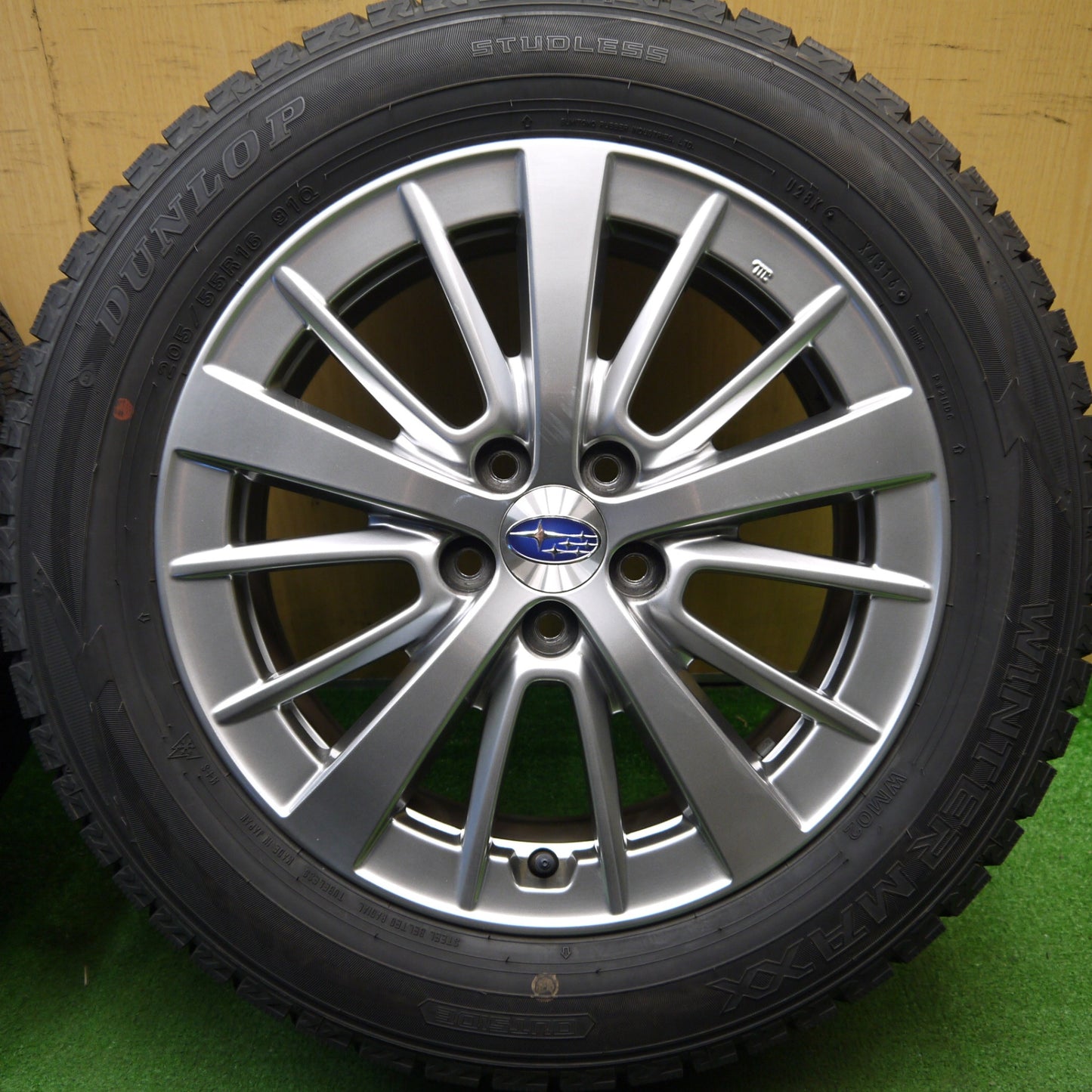バリ溝!キレイ!9.5分★スバル インプレッサ 純正 205/55R16 スタッドレス ダンロップ ウインターマックス WM02 16インチ PCD100/5H★5042503Hス