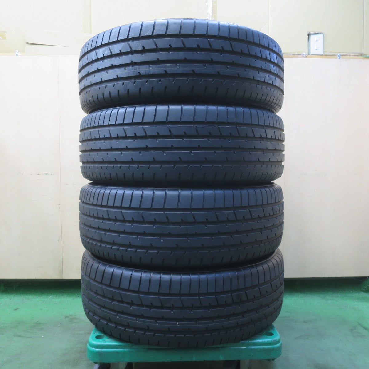 新車外し!23年★トヨタ 80系 ハリアー 純正 225/55R19 トーヨー プロクセス R46A 19インチ PCD114.3/5H★6031401イノ