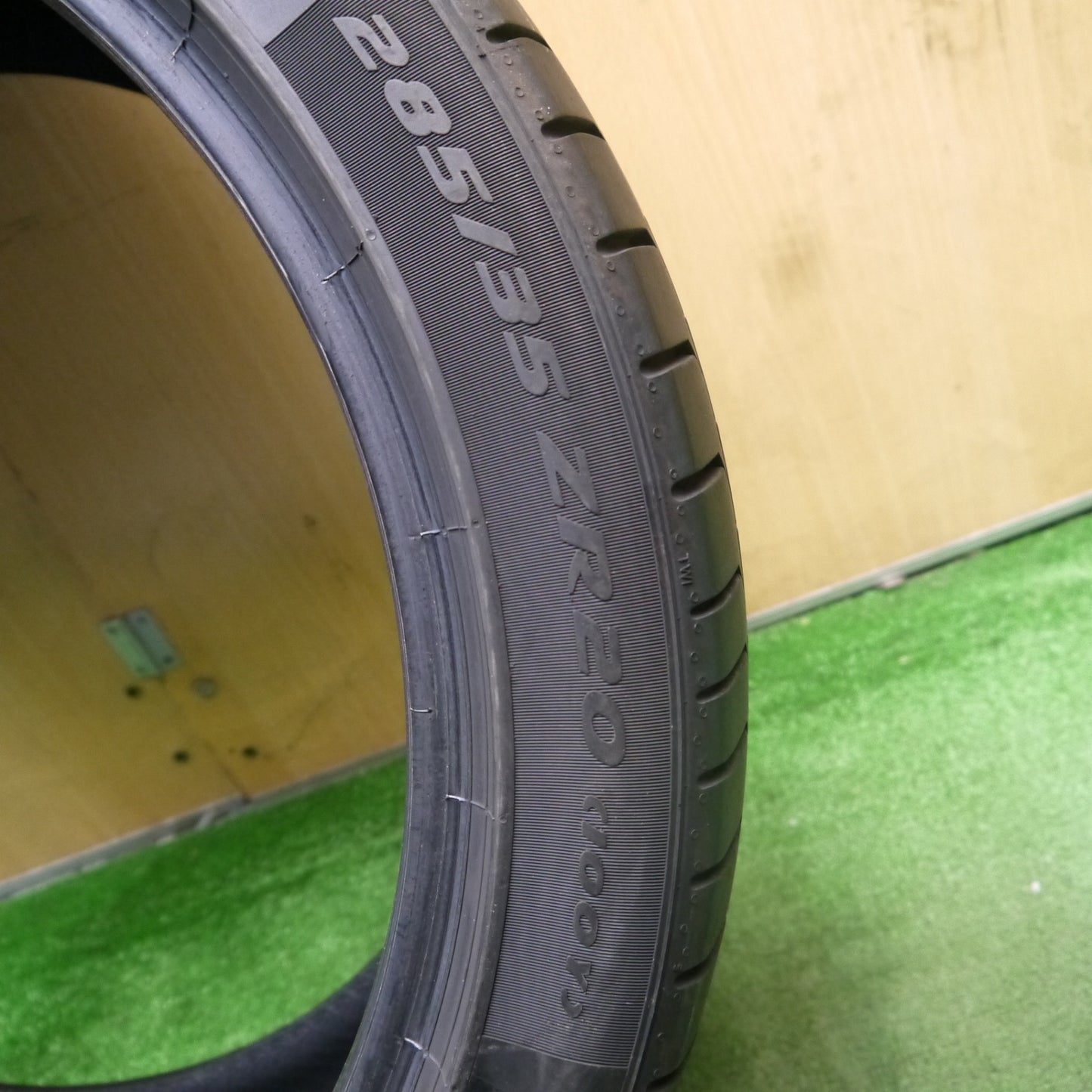 バリ溝!22年!8.5分!1本★285/35R20 ピレリ Pゼロ TM MGT PZERO 20インチ タイヤ マセラティ 等★5061103Hノタ