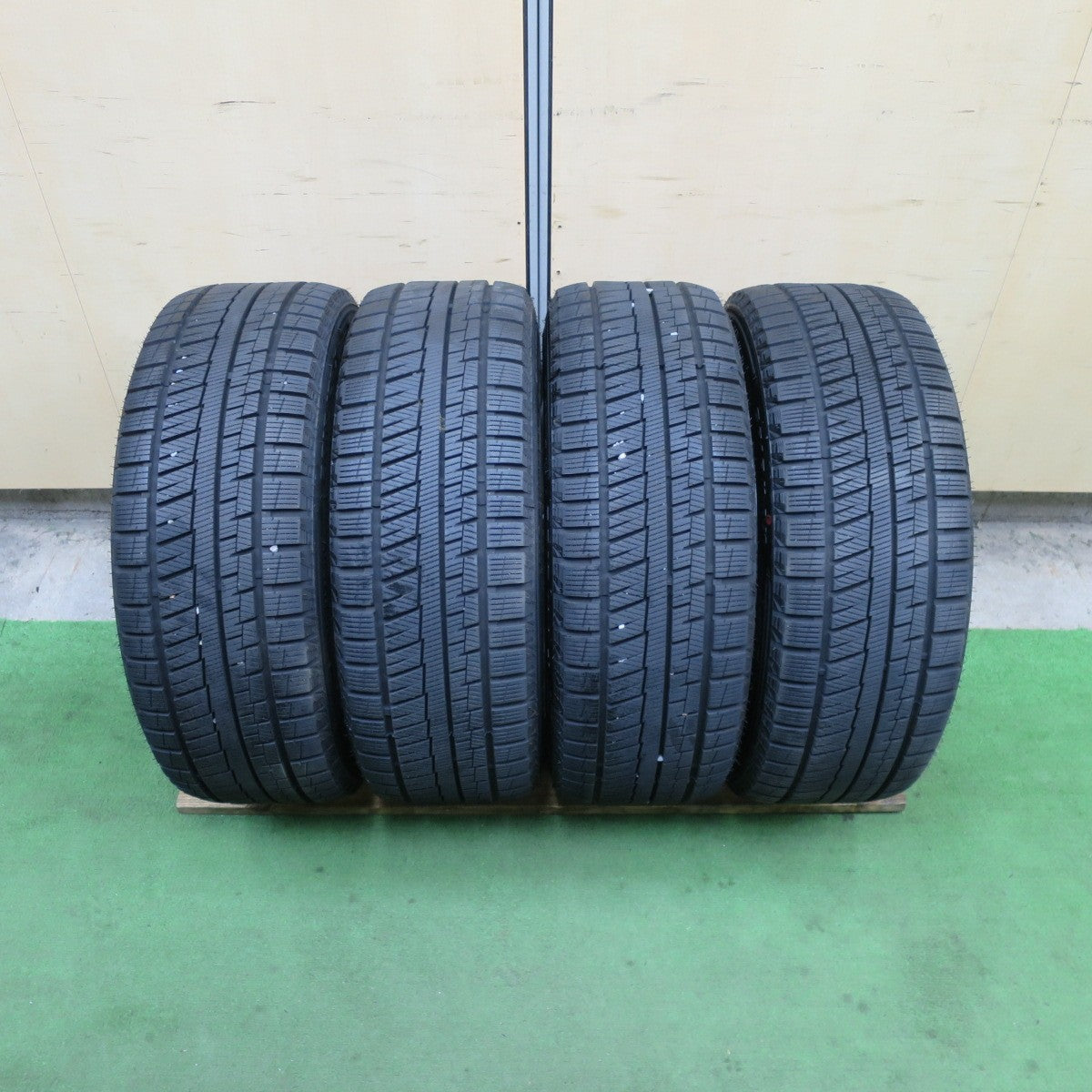 バリ溝!24年!キレイ!ほぼ10分★スタッドレス 195/45R17 グリップマックス GRIP ICE X ESTROSA エステローザ 17インチ PCD114.3/5H★6041404TTス