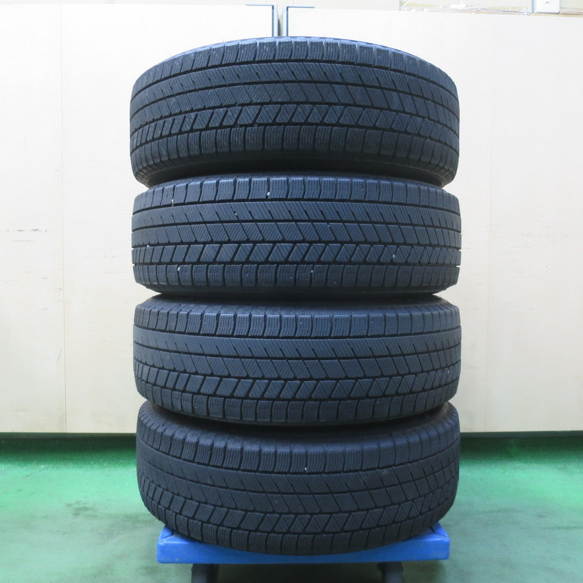 バリ溝!キレイ!9分★プリウス 等 185/65R15 スタッドレス ブリヂストン ブリザック VRX3 DepleX デプレックス 15インチ PCD100/5H★6022306イス