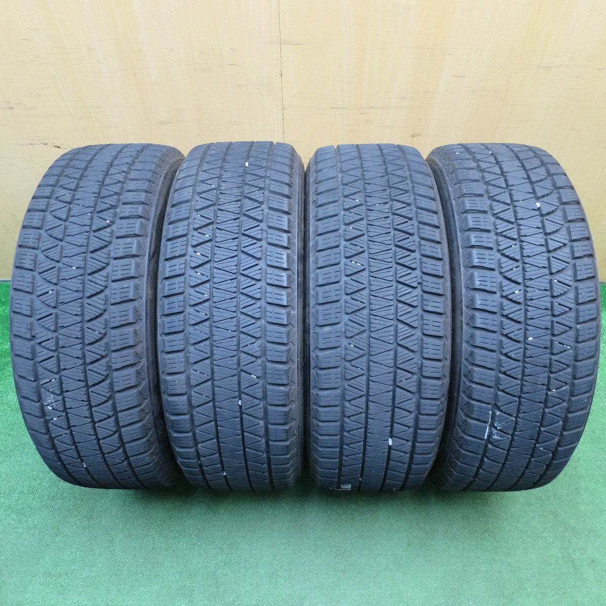 バリ溝!キレイ!9分★フォレスター XV 等 225/60R17 スタッドレス ブリヂストン ブリザック DM-V3 Exceeder エクシーダー 17インチ PCD100/5H★5121805NJス