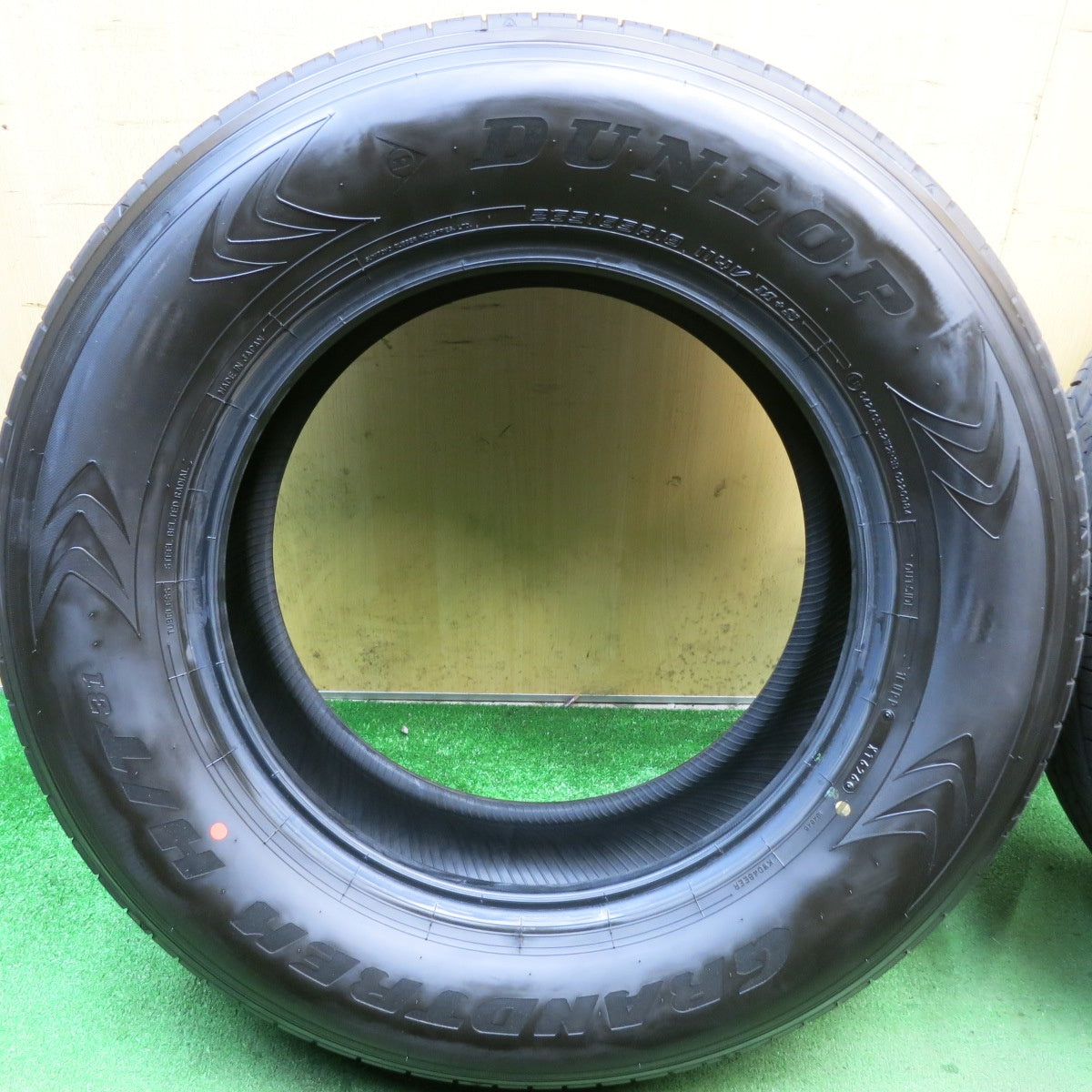 新車外し!26年◎265/65R18 ダンロップ グラントレック H/T 31 タイヤ 18インチ ランクル 250 300 レクサス LX 等◎6101111HAノタ