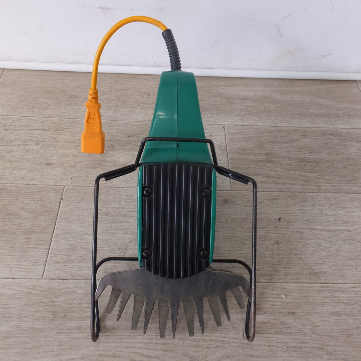 ★マキタ makita 160mm 芝生バリカン MUM162 100V 0.6A 50-60Hz 50W★