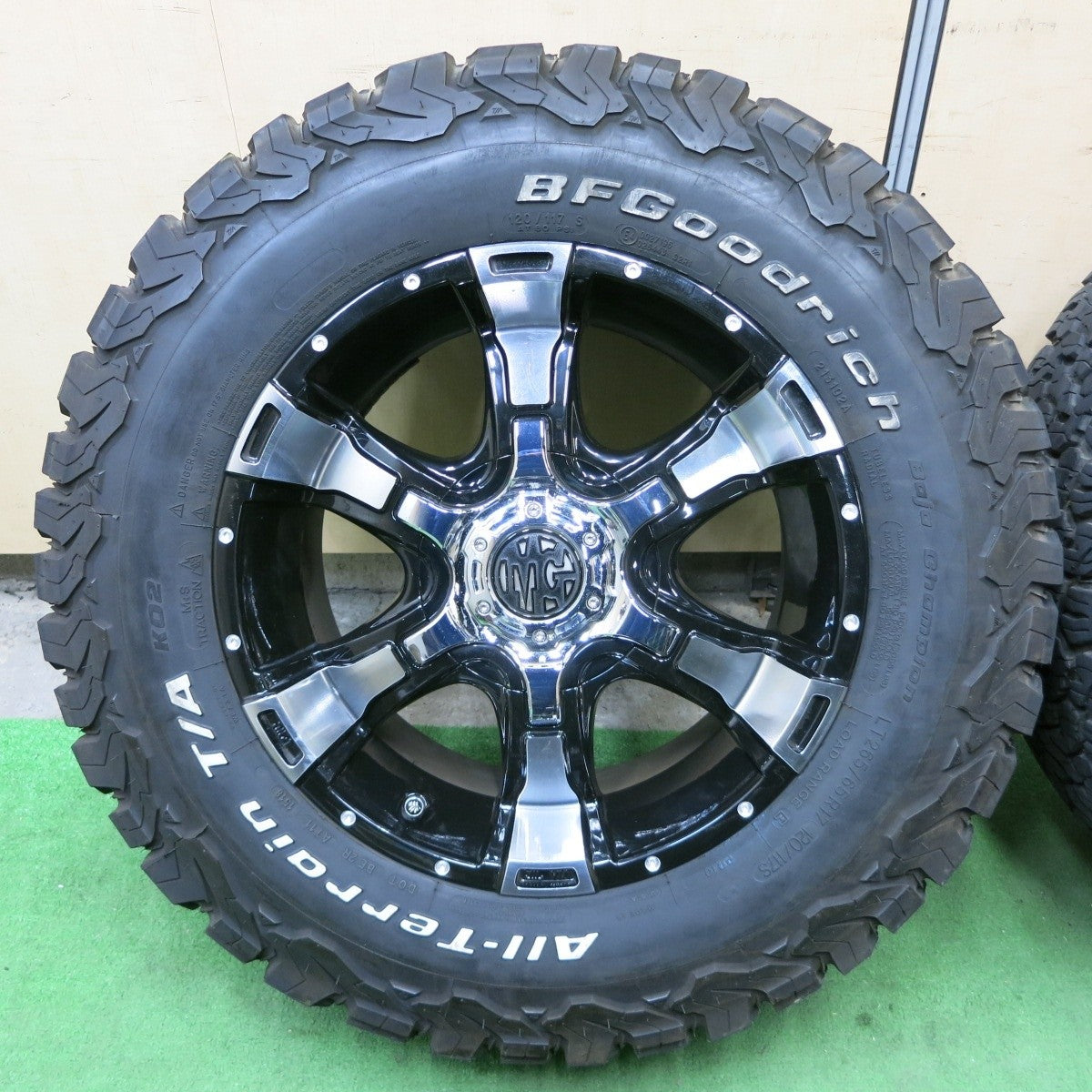 バリ溝 24年 綺麗★クリムソン MG マーテルギア ヴァンパイア 265/65R17 BFグッドリッチ T/A KO2 PCD139.7/6H★5031503ナノ