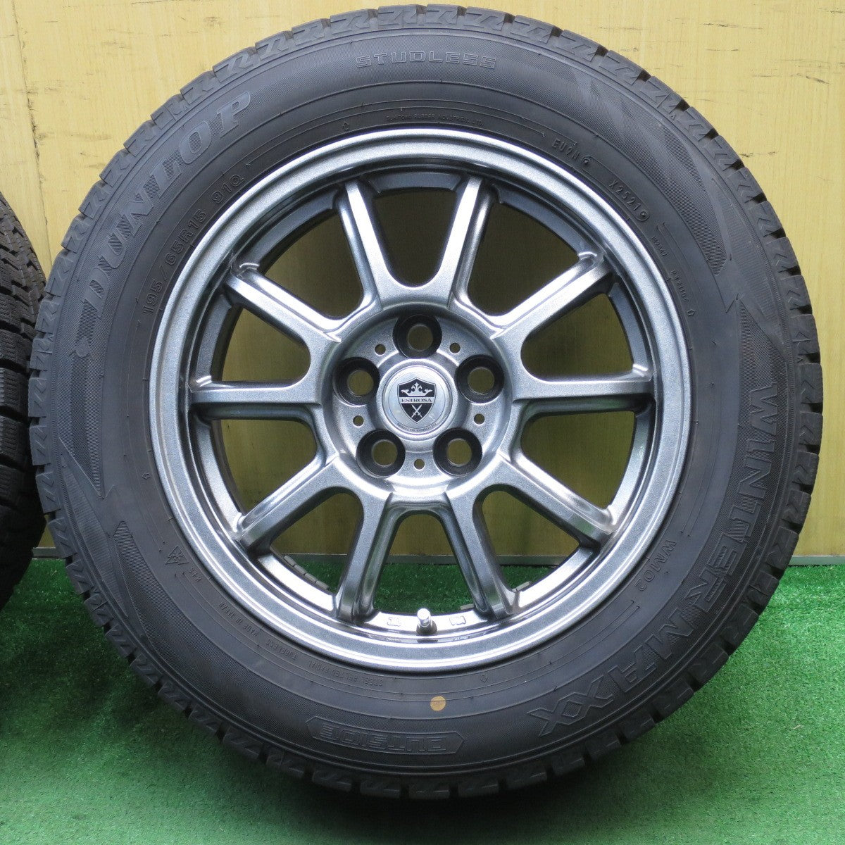 バリ溝!21年!キレイ!9.5分以上★プリウス 等 195/65R15 スタッドレス ダンロップ ウインターマックス WM02 ESTROSA エステローザ 15インチ PCD100/5H★5052504NJス