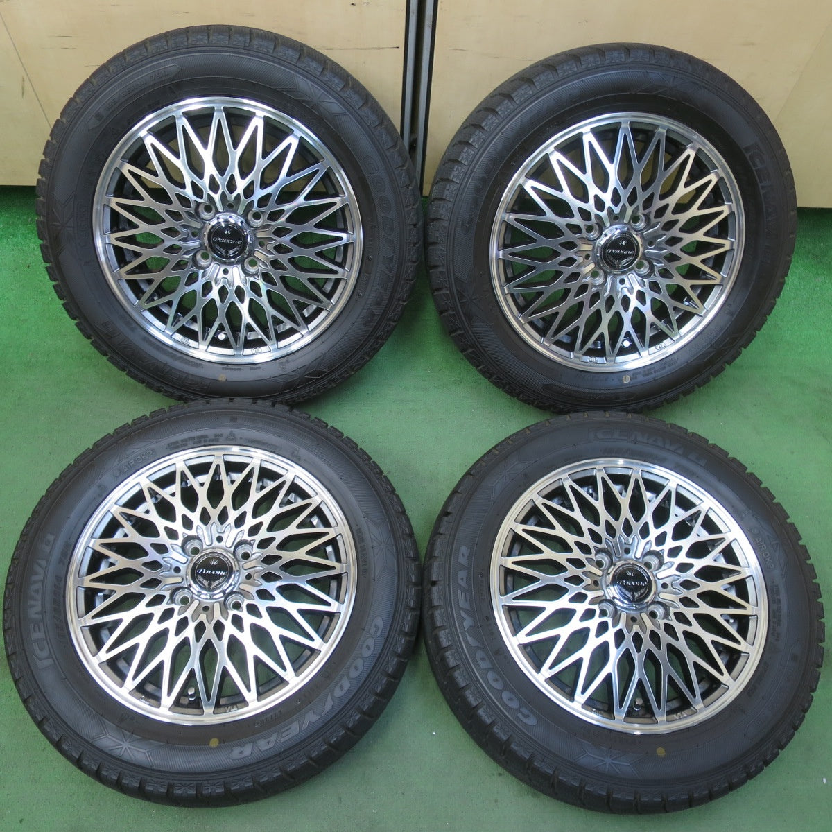 バリ溝!キレイ!9.5分★LOXARNY Pavone 165/65R14 スタッドレス グッドイヤー アイスナビ6 ロクサーニ パヴォーネ 14インチ ソリオ ハスラー 等 PCD100/4H★5101504イス