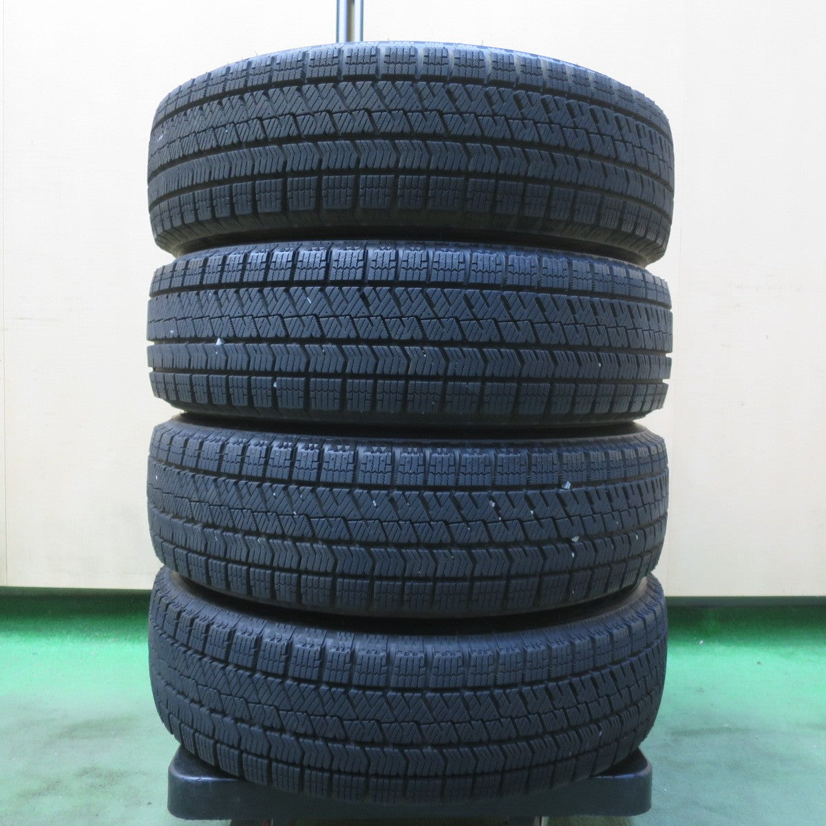 バリ溝!23年!キレイ!9分◎スタッドレス 155/65R14 ブリヂストン ブリザック VRX2 AZ Sports AZスポーツ 14インチ PCD100/4H◎6081910イス