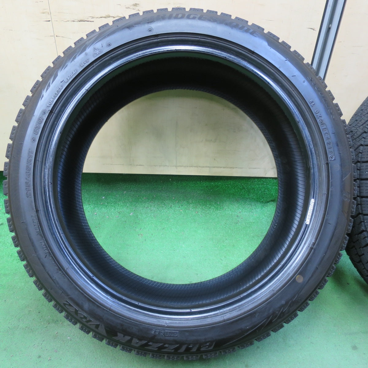 バリ溝!9分★スタッドレス 215/45R17 ブリヂストン ブリザック VRX2 タイヤ 17インチ 86 BRZ プリウス 等★5062601イスタ
