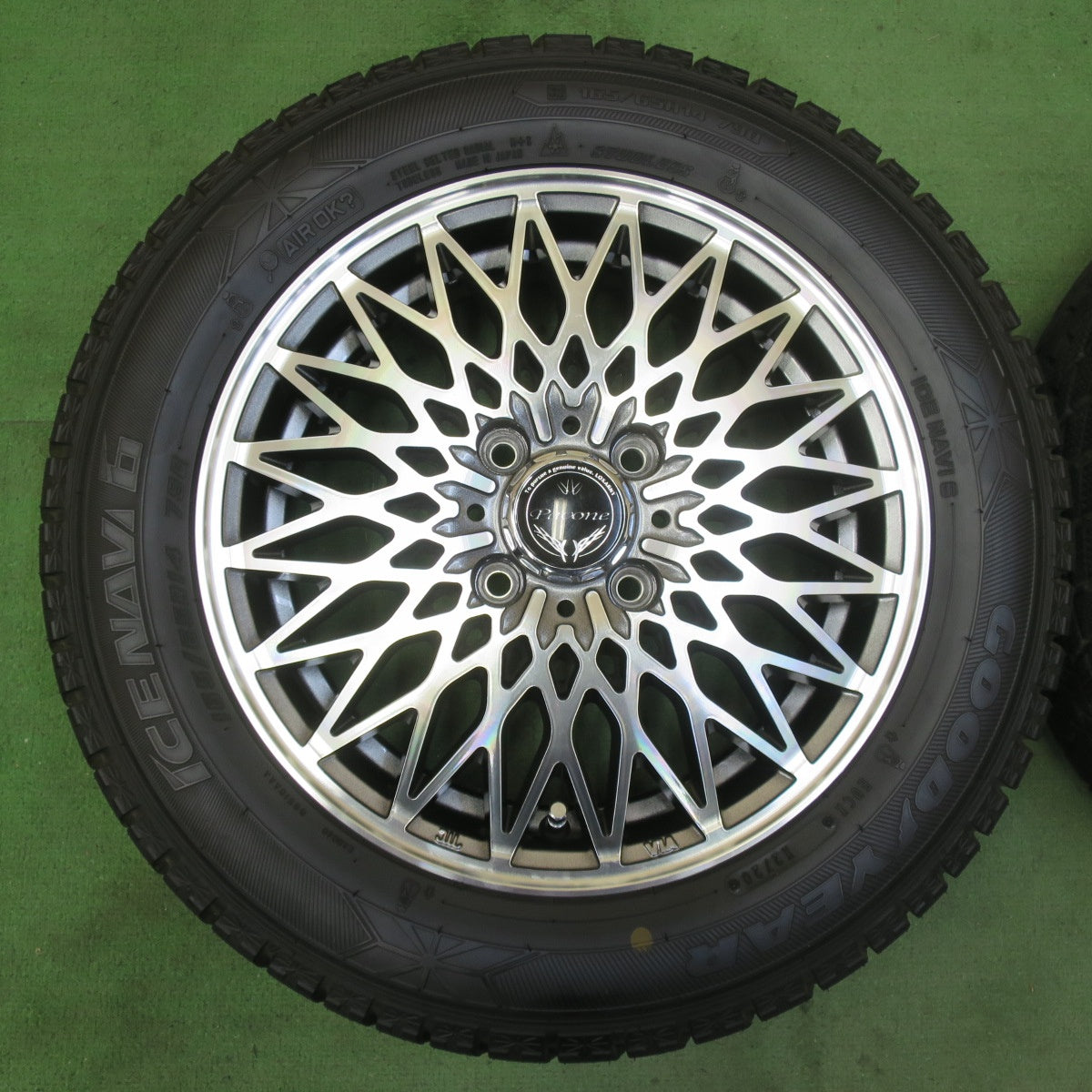 バリ溝!キレイ!9.5分★LOXARNY Pavone 165/65R14 スタッドレス グッドイヤー アイスナビ6 ロクサーニ パヴォーネ 14インチ ソリオ ハスラー 等 PCD100/4H★5101504イス