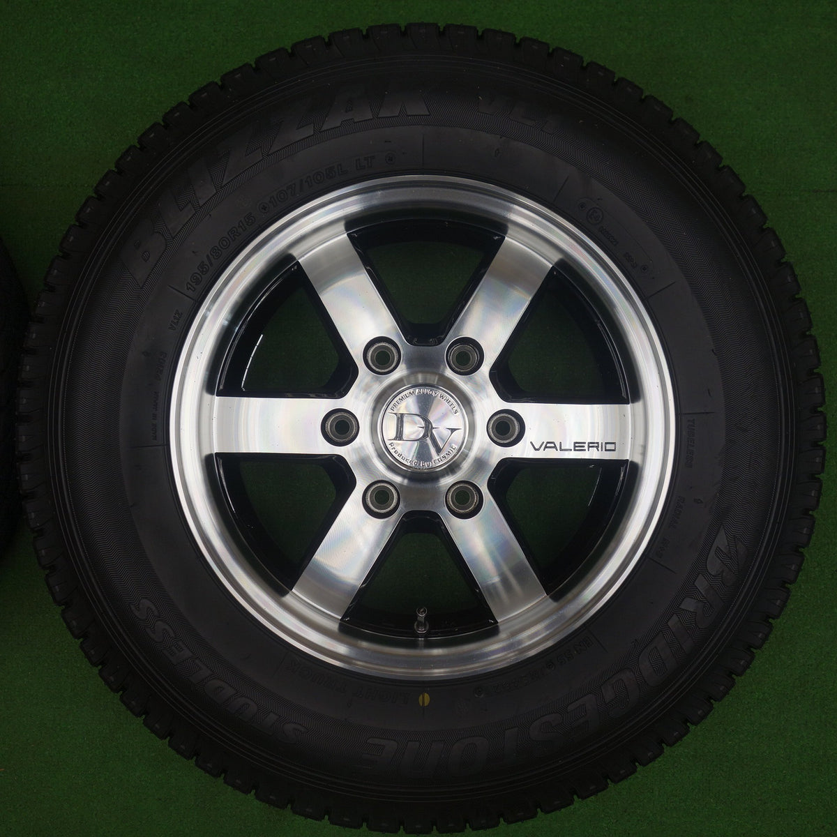 ほぼ未使用!キレイ◎スタッドレス 195/80R15 107/105L ブリヂストン ブリザック VL1 DV DIAVOLETTO VALERIO ディアヴォレット ヴァレリ 15インチ PCD139.7/6H◎6080301KTノ