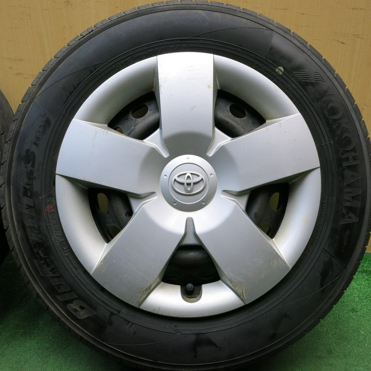 バリ溝!23年!8.5分★トヨタ シエンタ 純正 スチール 175/70R14 ヨコハマ BluEarth-ES ES32 14インチ PCD100/4H★5080106HAノ
