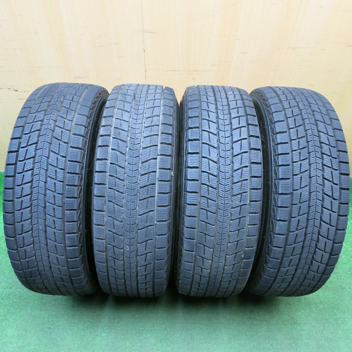 バリ溝!22年!キレイ!9.5分★スタッドレス 225/70R16 ダンロップ ウインターマックス SJ8 SJ8+ STRANGER ストレンジャー 16インチ PCD114.3/5H★5121315HAス