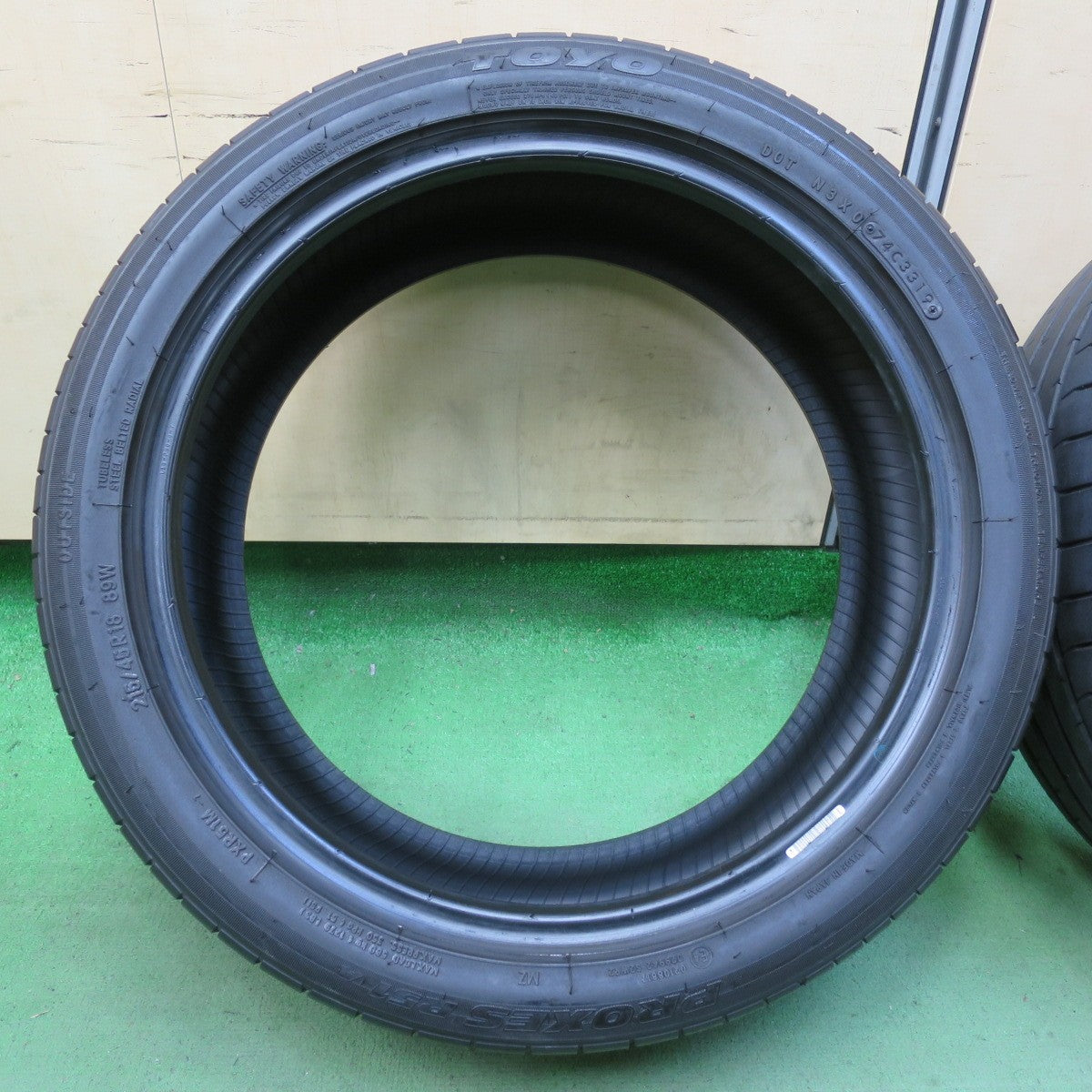 バリ溝!9.5分!2本★215/45R18 トーヨー プロクセス R51A タイヤ 18インチ ノア ヴォクシー セレナ アクセラ マツダ3 等★5051709イノタ