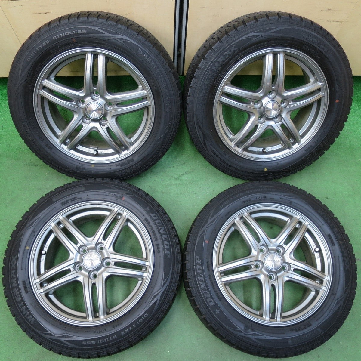 バリ溝!キレイ!9分★プリウス 等 185/65R15 スタッドレス ダンロップ ウインターマックス WM01 WAREN ヴァーレン 15インチ PCD100/5H★5021102イス