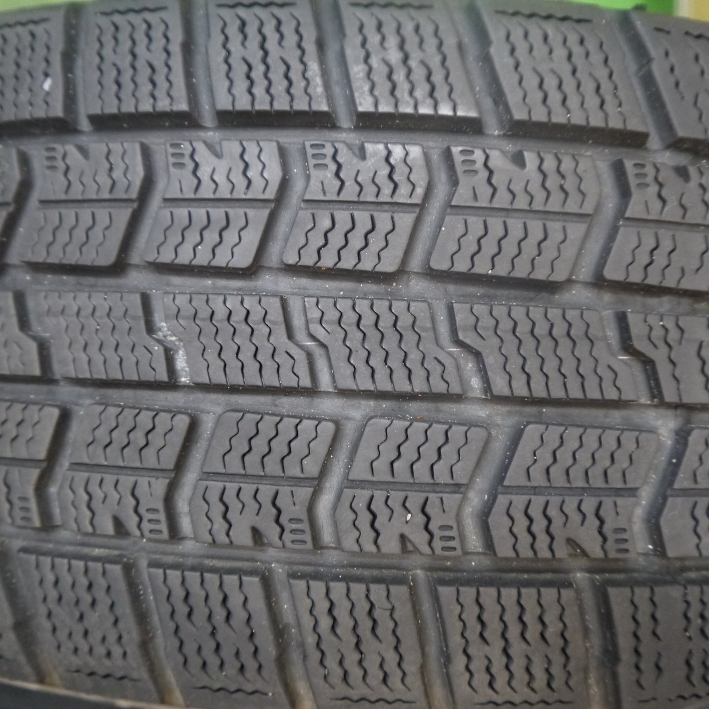 バリ溝!キレイ!8.5分★スタッドレス 195/65R15 グッドイヤー アイスナビ7 VELVA SPORT ヴェルヴァ 15インチ PCD114.3/5H★5092403Hス