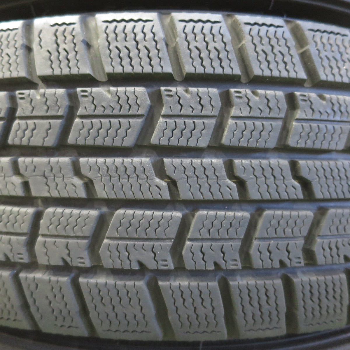 バリ溝!21年!キレイ!8.5分★スタッドレス 175/65R14 グッドイヤー アイスナビ7 ravrion LUMIERE ラブリオン 14インチ PCD100/4H★5050808イス