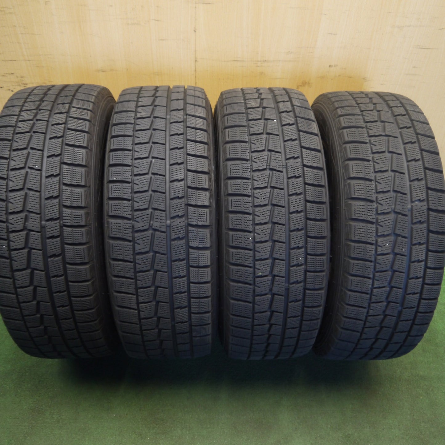 バリ溝!キレイ!9分★スタッドレス 215/60R16 ダンロップ ウインターマックス WM01 社外 アルミ 16インチ PCD114.3/5H★6060106Hス