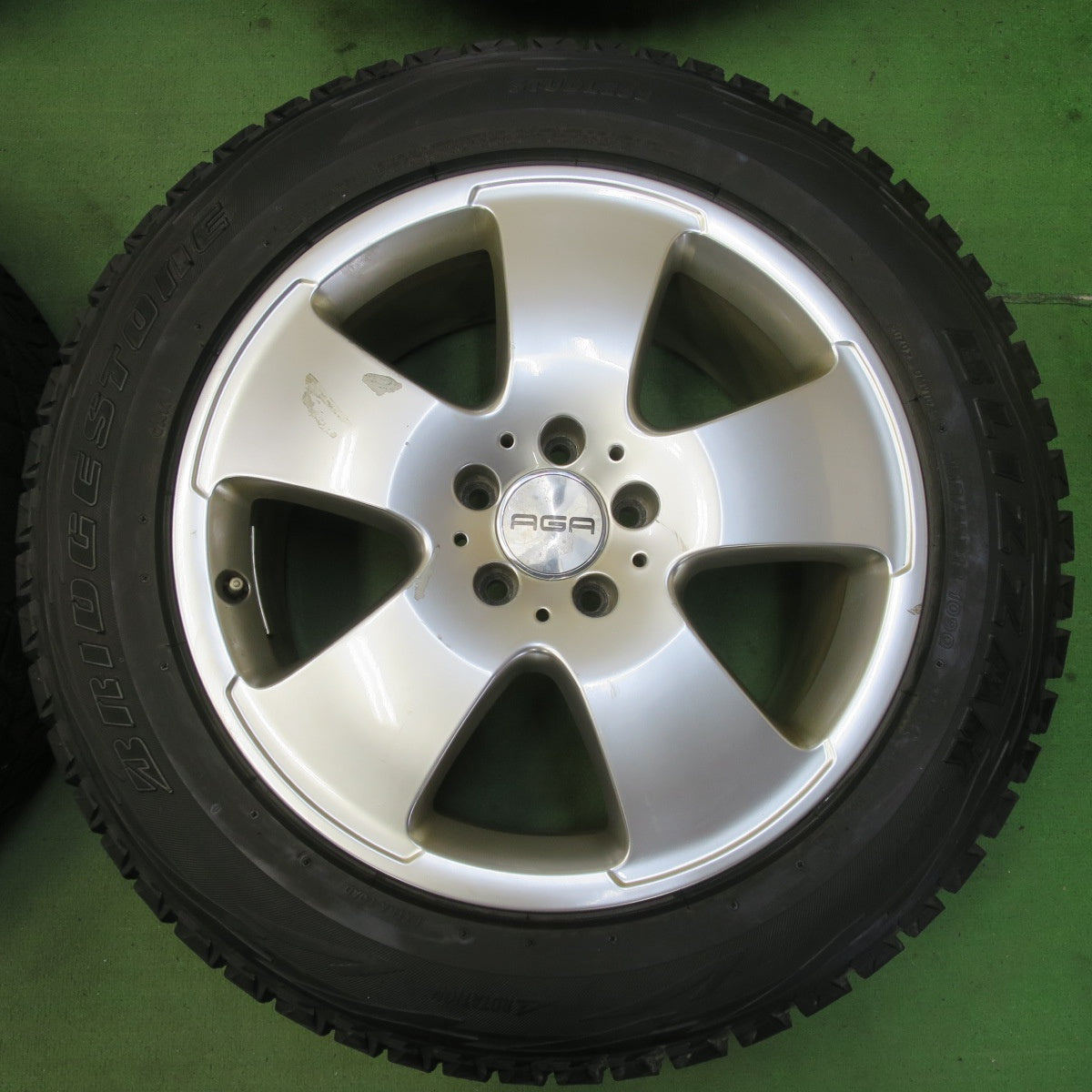 バリ溝!8.5分★ベンツ Sクラス W221 純正 255/55R18 スタッドレス ブリヂストン ブリザック DM-V1 AGA 18インチ PCD112/5H★5052707イス