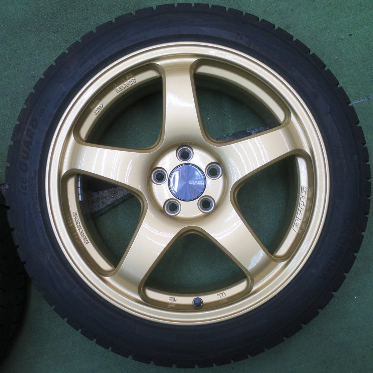 バリ溝!22年!キレイ!9分★ENKEI PF05 86 BRZ 等 205/50R17 スタッドレス ヨコハマ アイスガード iG70 エンケイ 17インチ PCD100/5H★5092901NJス
