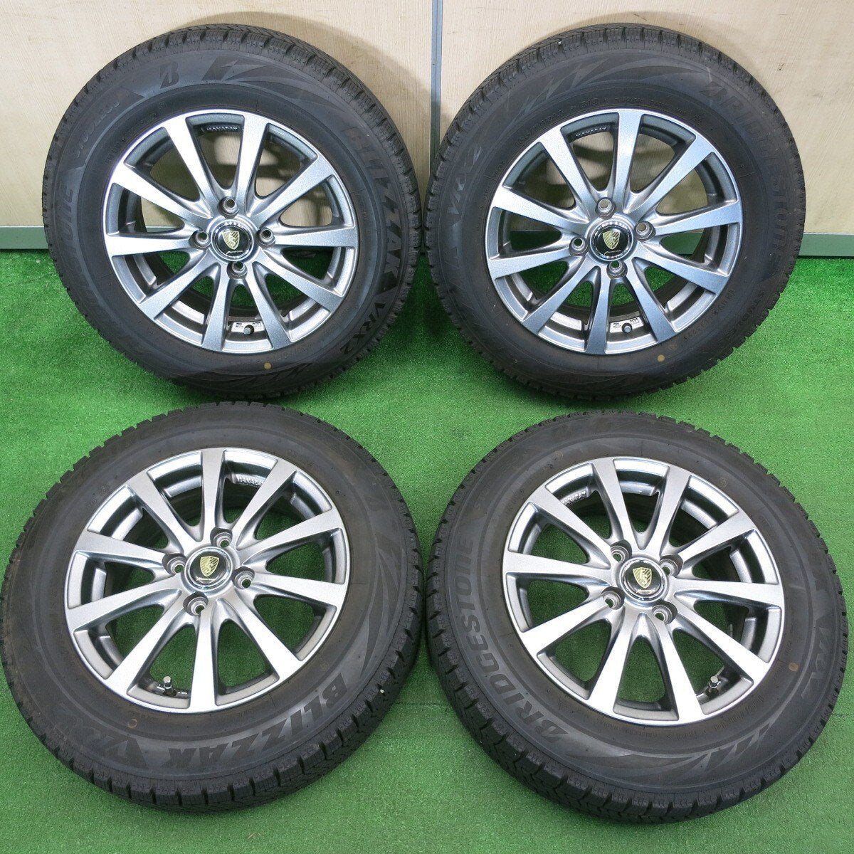バリ溝!22年!キレイ!9.5分★スタッドレス 165/70R14 ブリヂストン ブリザック VRX2 MANARAY SPORT マナレイ 14インチ PCD100/4H★4121808TNス