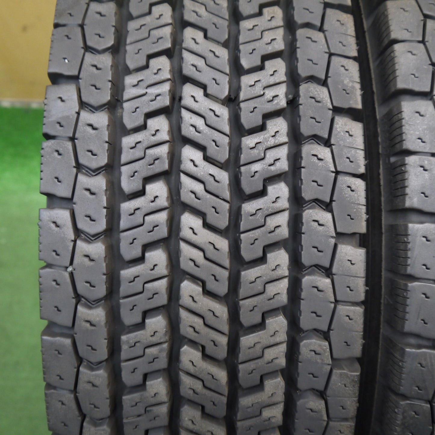 バリ溝!9分!2本★トラック バス タイヤ 9R19.5 14PR スタッドレス ヨコハマ ZEN 902ZE 19.5インチ★5062307KKスタ