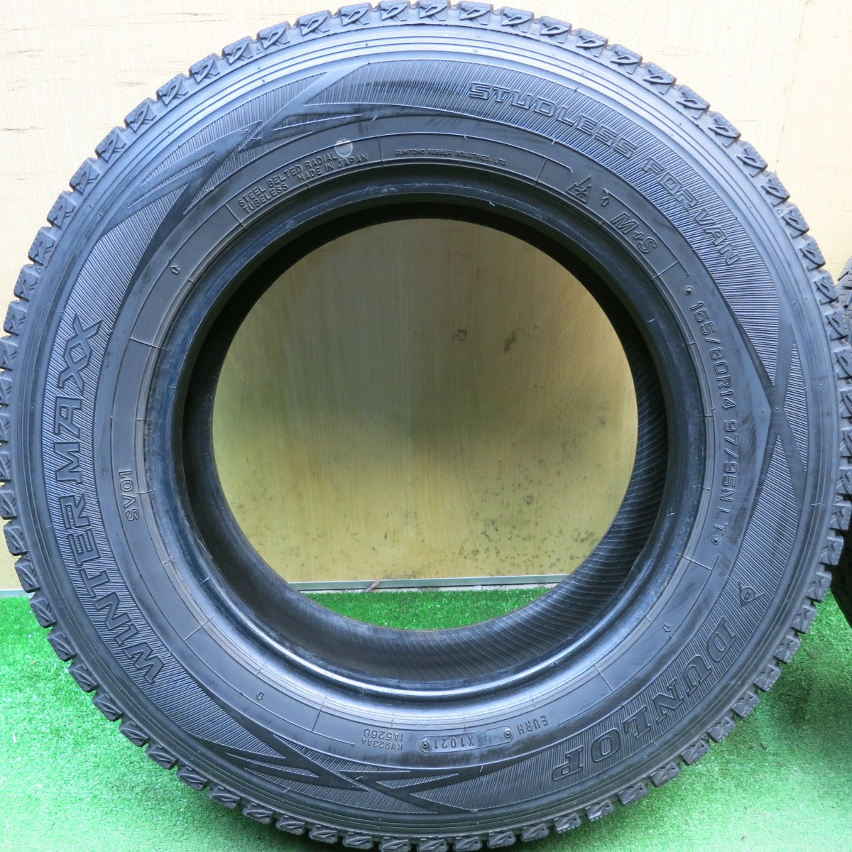 バリ溝!9.5分◎スタッドレス 165/80R14 97/95N ダンロップ ウインターマックス SV01 タイヤ 14インチ バネット タウンエース 等◎6101508HAスタ