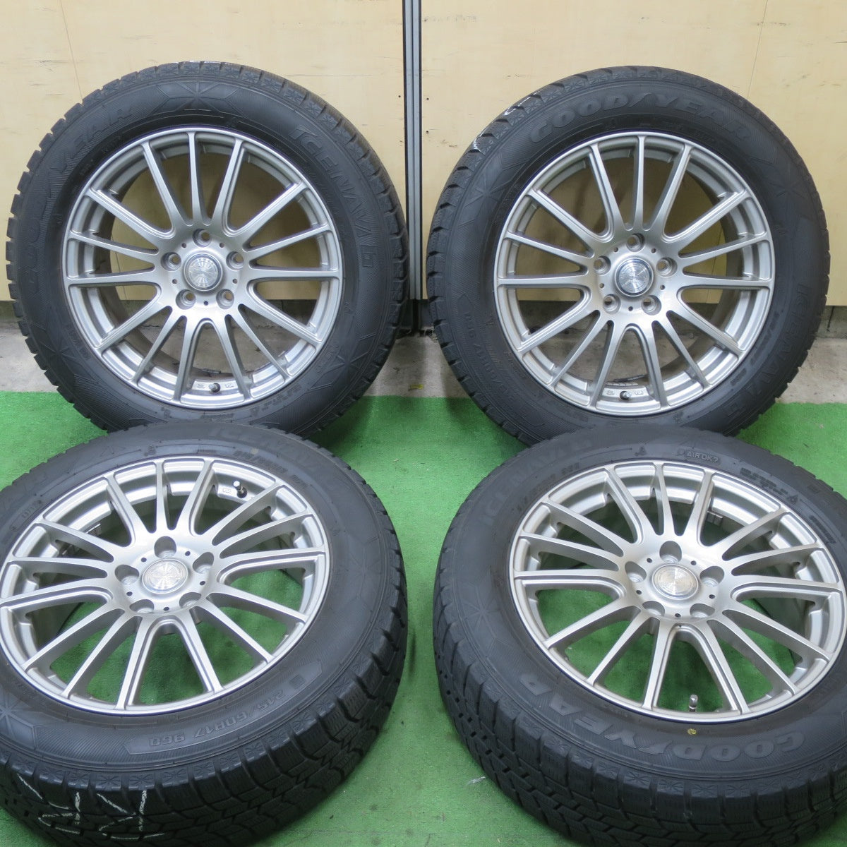 バリ溝!キレイ!8.5分★スタッドレス 215/60R17 グッドイヤー アイスナビ6 ravrion Selzer ラブリオン 17インチ PCD114.3/5H★5052003TTス