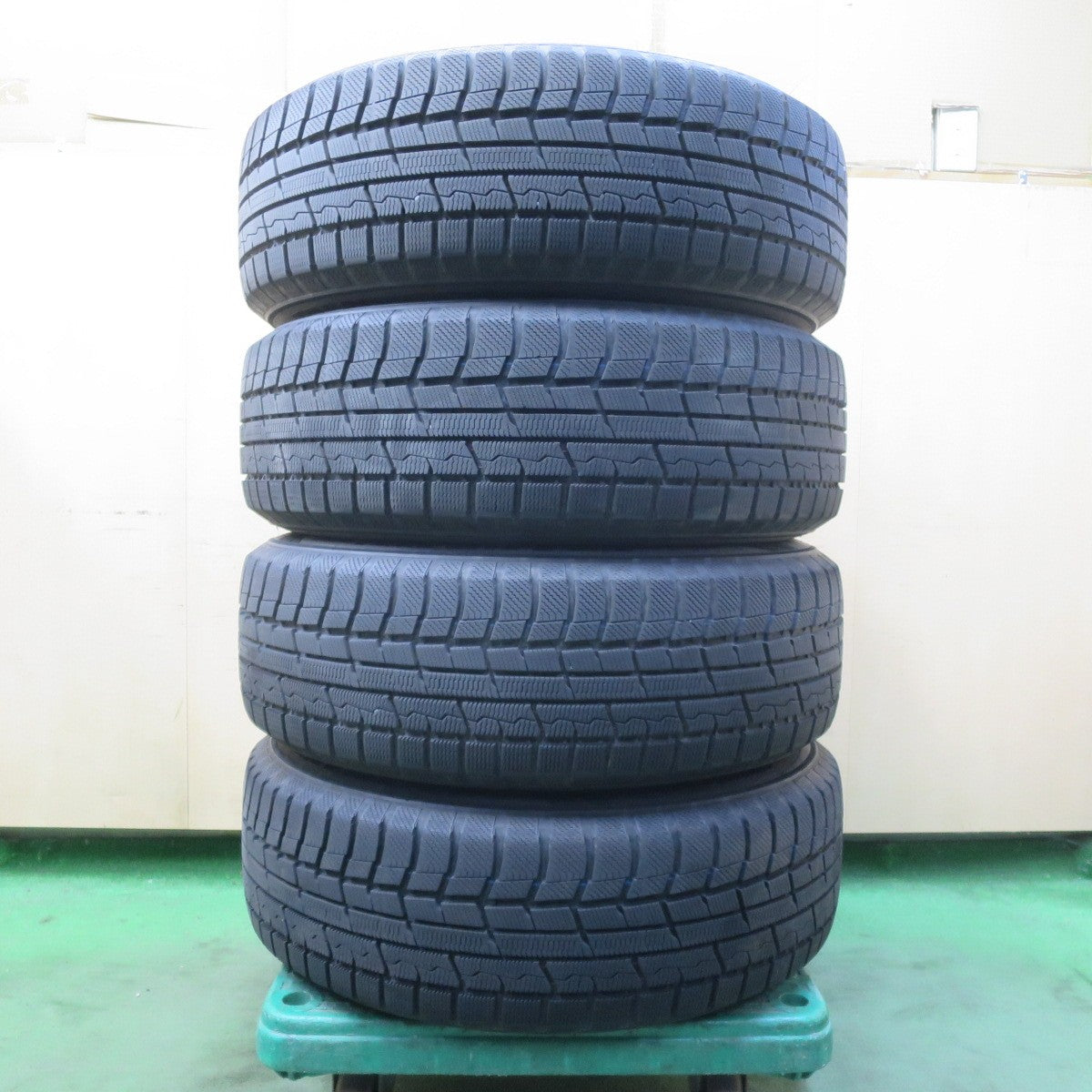 バリ溝!22年!9.5分★スタッドレス 225/60R18 トーヨー ウインター トランパス TX D.O.S. TURBINE II DOS タービン 18インチ PCD114.3/5H★6031406イス