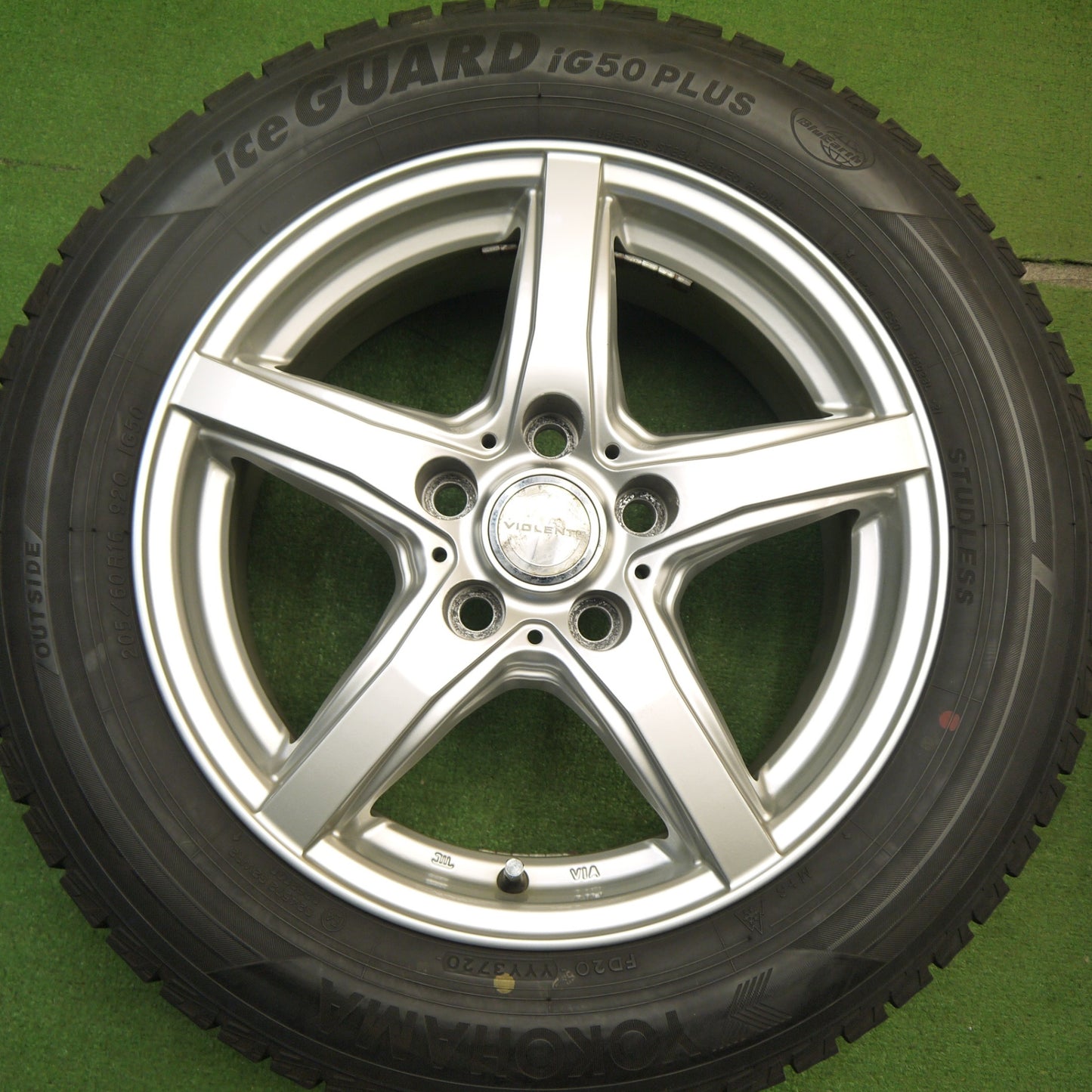 バリ溝!キレイ!9.5分★スタッドレス 205/60R16 ヨコハマ アイスガード iG50 プラス VIOLENTO ヴィオレント 16インチ PCD114.3/5H★5041401Hス