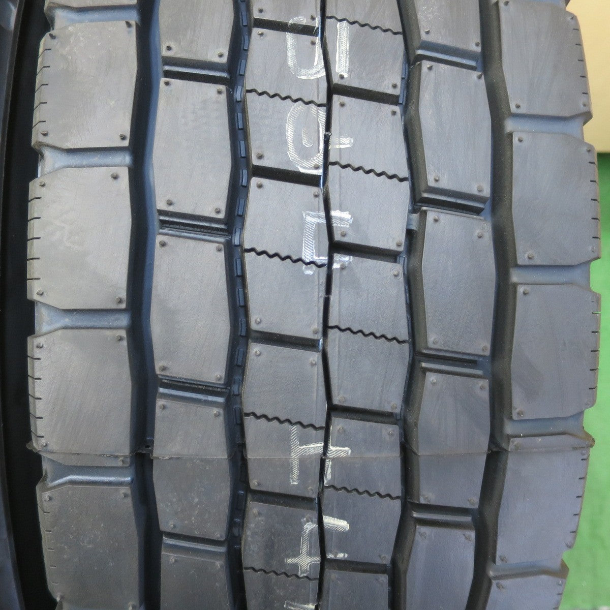 未使用!26年★トラック タイヤ 265/70R19.5 140/138J ダンロップ デクテス SP680 DECTES ミックス オールシーズン 19.5インチ★6041801イスタ