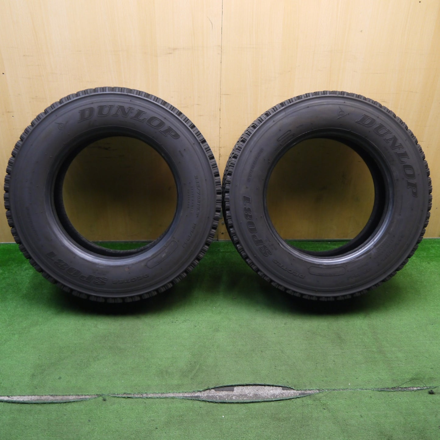 2本価格!23年★トラック タイヤ 245/70R19.5 136/134J スタッドレス ダンロップ デクテス SP081 19.5インチ★5062404KKスタ