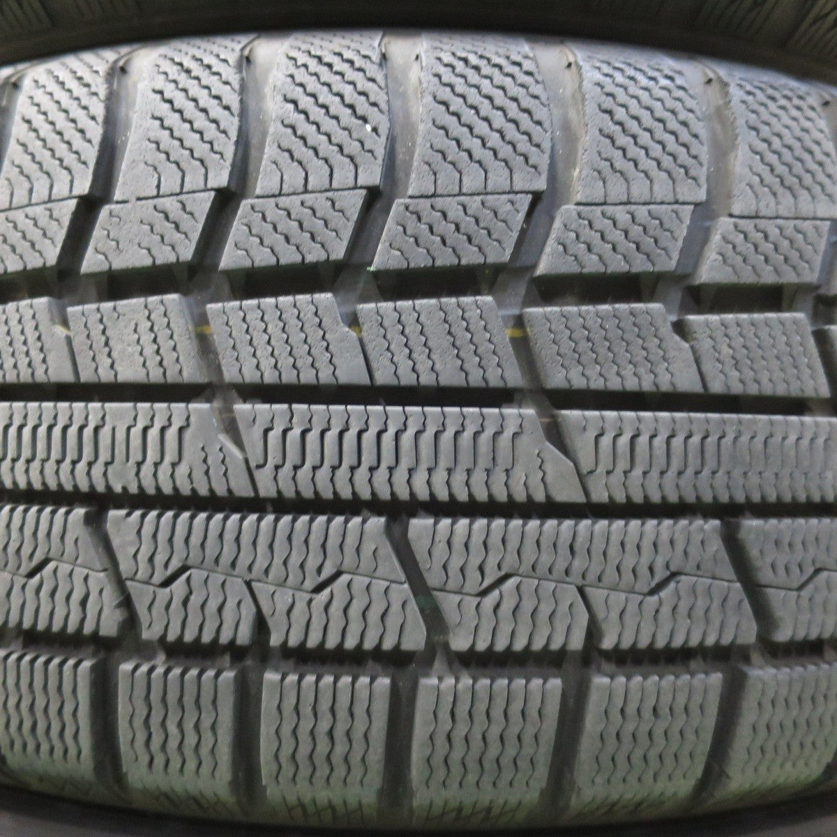 バリ溝!23年!キレイ!9.5分★スタッドレス 215/55R18 トーヨー ウインター トランパス TX Circlar AME ENKEI サーキュラー エンケイ 18インチ PCD114.3/5H★5032705イス