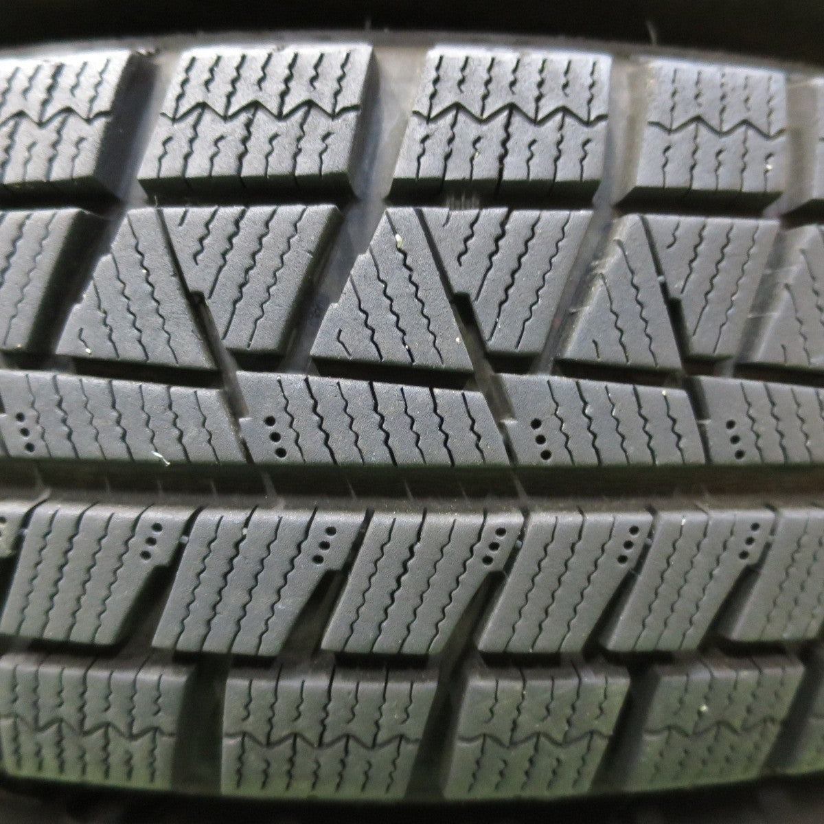 バリ溝!8.5分★スタッドレス 145/80R13 ブリヂストン アイスパートナー2 CLAW X-1 13インチ PCD100/4H★5010404イス