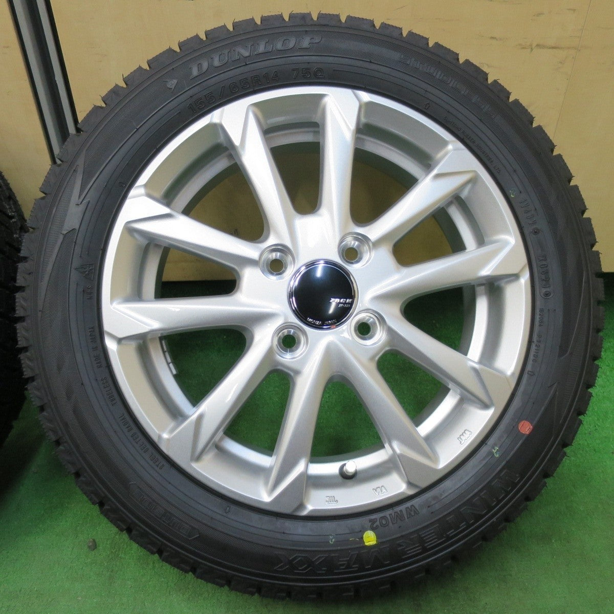 未使用!24年★スタッドレス 155/65R14 ダンロップ ウインターマックス WM02 ZACK JP-325 MONZA ザック 14インチ PCD100/4H★4122704イス