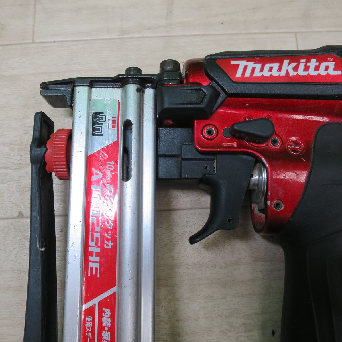 ☆マキタ 10mm 高圧 エア タッカー AT1025HE エアー ツール 工具 makita 現状品☆
