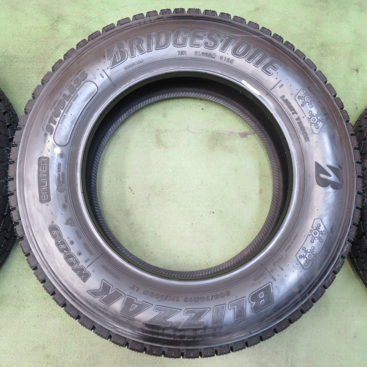 未使用!25年!6本★トラック タイヤ 205/70R16 111/109N スタッドレス ブリヂストン ブリザック W989 16インチ★5092405イスタ