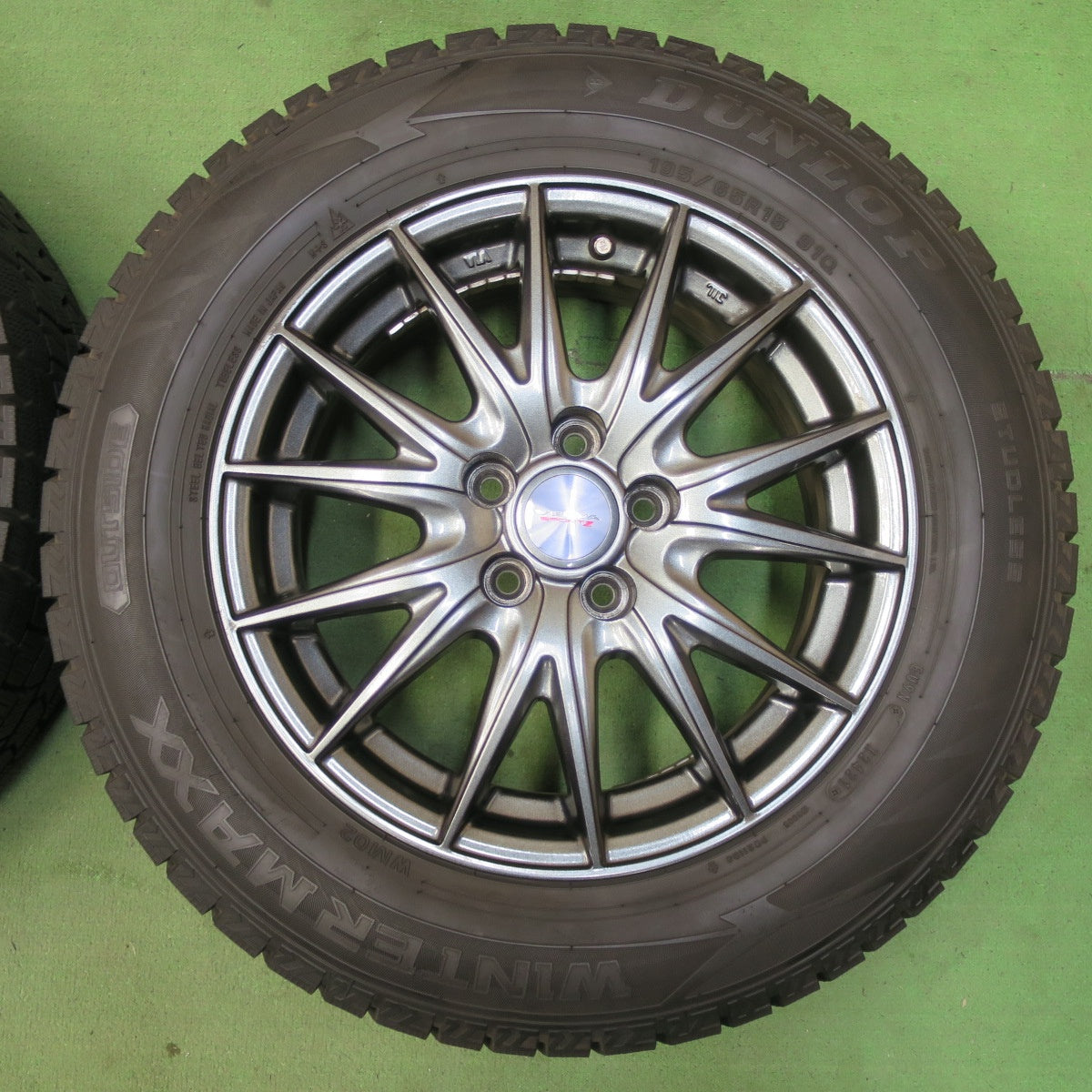 バリ溝!21年!キレイ!9.5分★プリウス 等 195/65R15 スタッドレス ダンロップ ウインターマックス WM02 VELVA SPORTZ ヴェルヴァ 15インチ PCD100/5H★5053105イス
