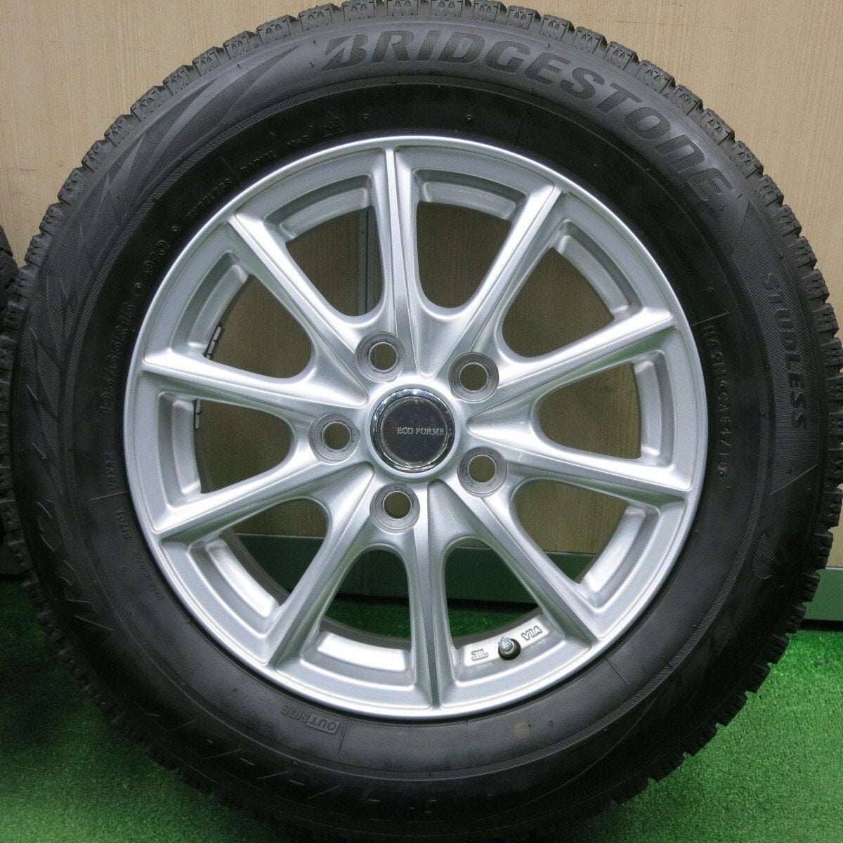 バリ溝!キレイ!8.5分★スタッドレス 195/65R15 ブリヂストン ブリザック VRX2 ECO FORME エコフォルム 15インチ PCD114.3/5H★4113002NJス