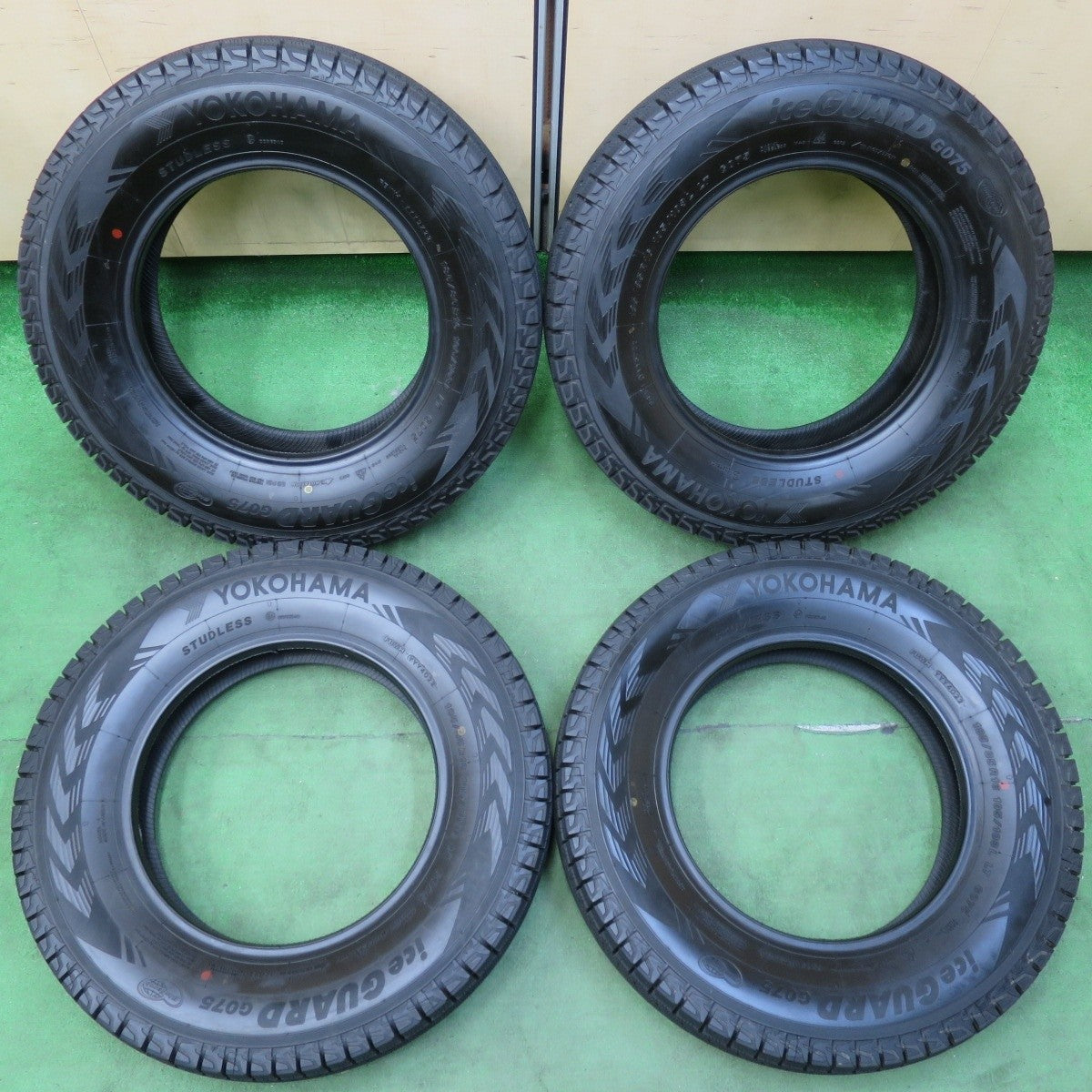 ほぼ未使用!22年!超バリ溝★ジムニー 等 185/85R16 105/103L スタッドレス ヨコハマ アイスガード G075 タイヤ 16インチ★4120907イスタ