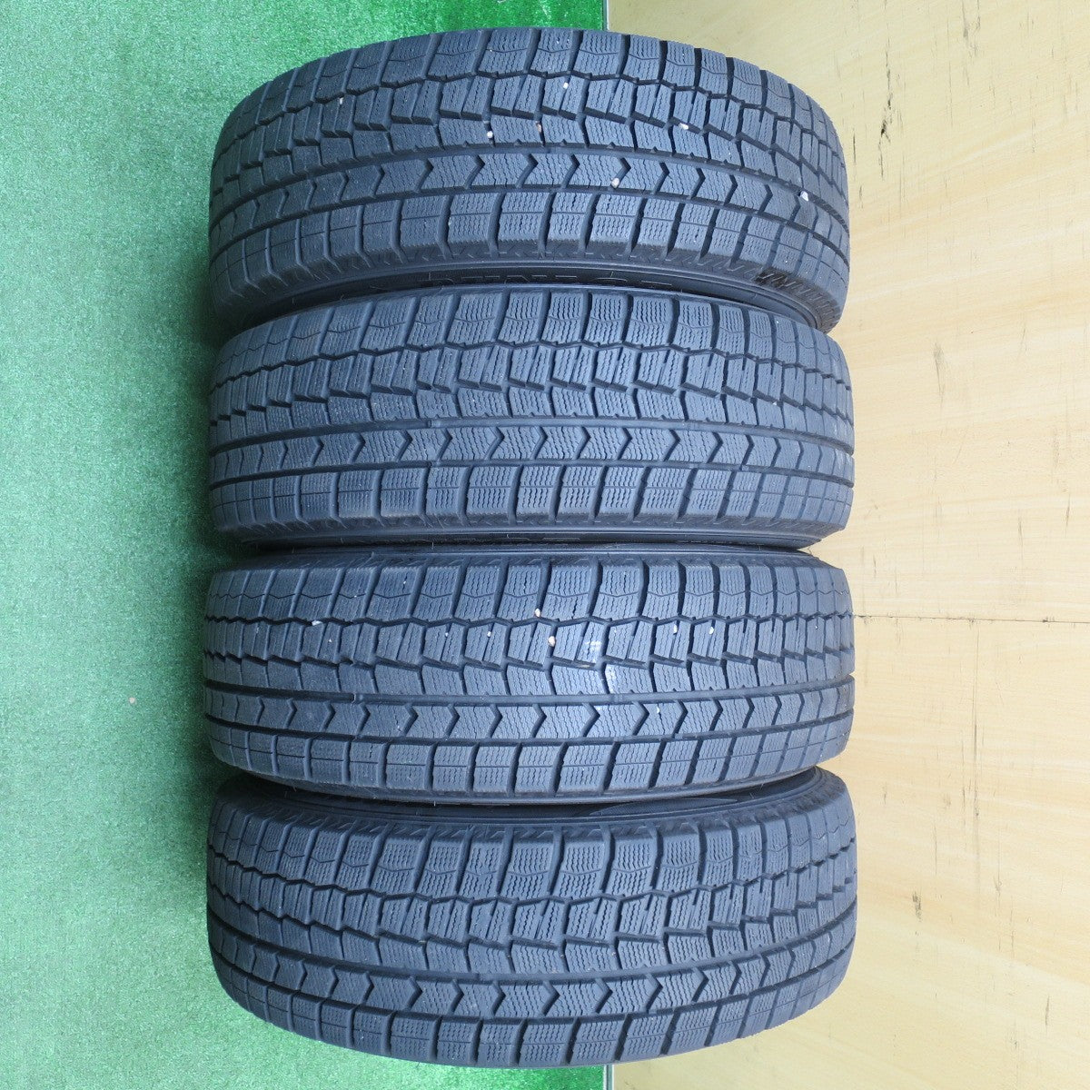 バリ溝!24年!キレイ!ほぼ10分★スタッドレス 195/65R15 ダンロップ ウインターマックス WM02 AXEL アクセル 15インチ PCD114.3/5H★5111204NJス