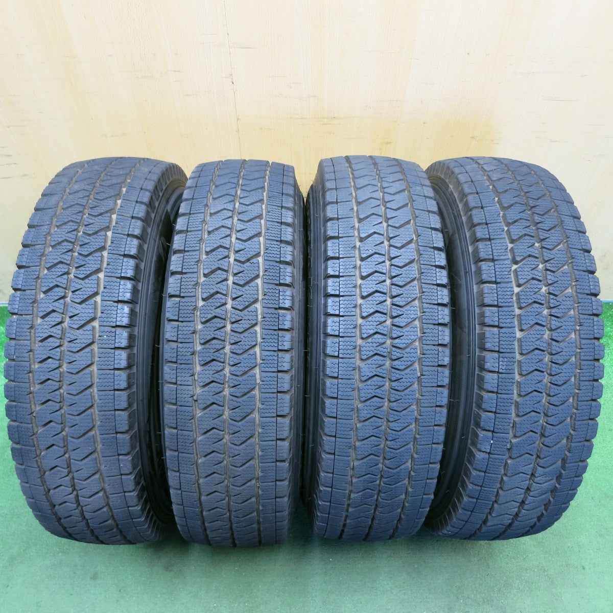 バリ溝!25年!9.5分◎スタッドレス 195/80R15 107/105N ブリヂストン ブリザック VL10 DAYTONA デイトナ スチール 15インチ PCD139.7/6H◎6081310HAス