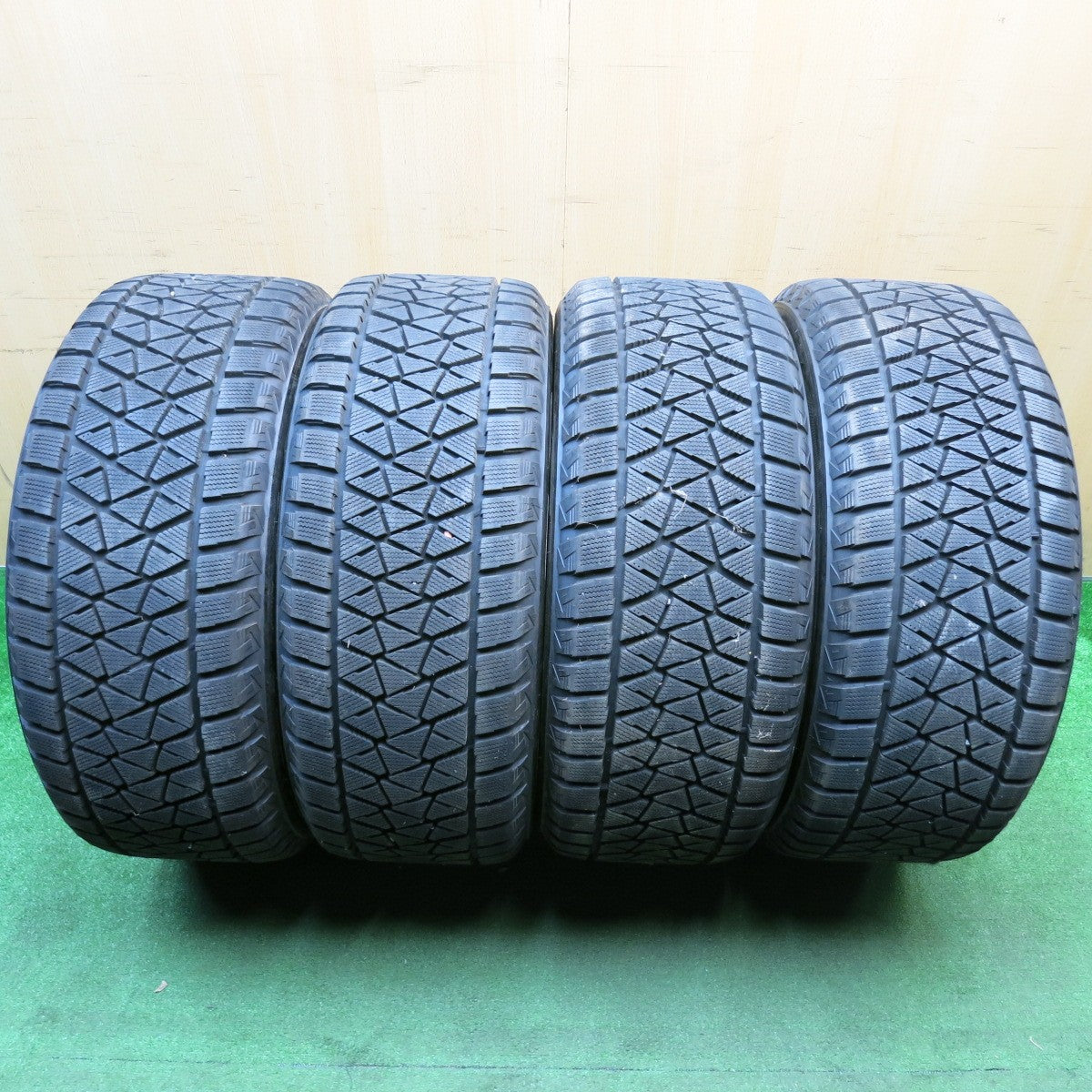 バリ溝!9.5分★トヨタ ランクル 200 ZX 純正 285/50R20 スタッドレス ブリヂストン ブリザック DM-V2 20インチ PCD150/5H★6010809HAス