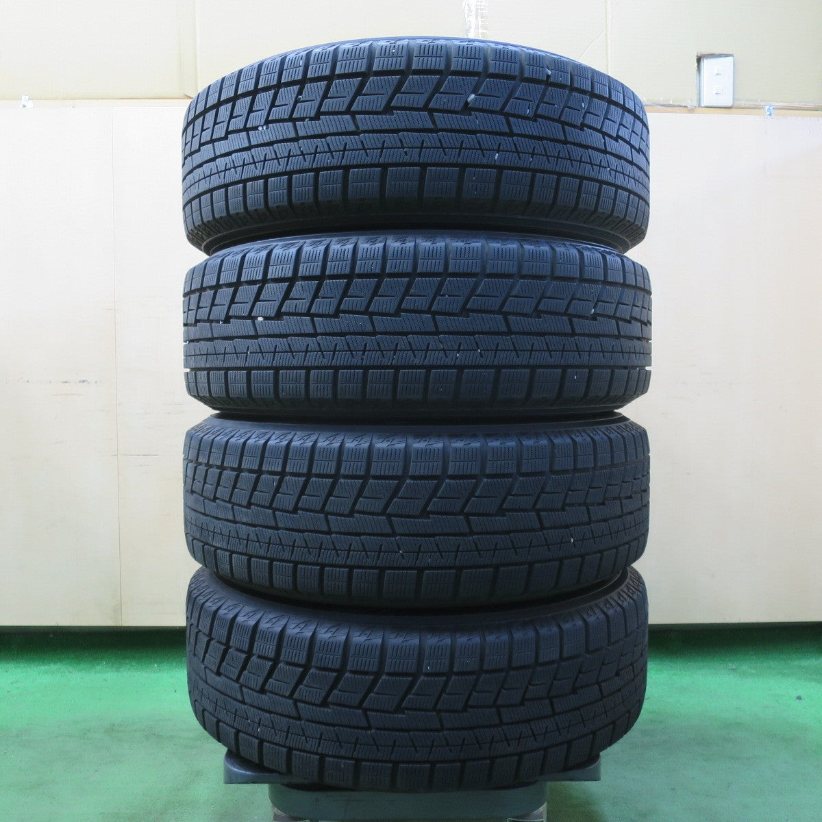 超バリ溝!23年!キレイ!ほぼ10分★スタッドレス 205/60R16 ヨコハマ アイスガード iG60 SPORT DAISY スポルト デイジー 16インチ PCD114.3/5H★5042304イス