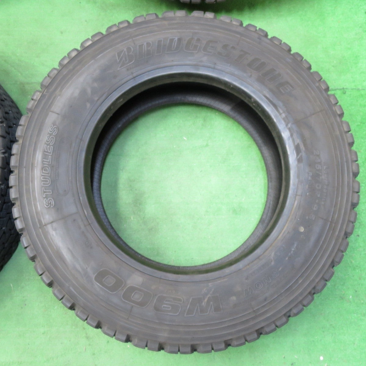 4本価格★トラック タイヤ 245/70R19.5 136/134J スタッドレス ブリヂストン W900 19.5インチ★4080203イスタ