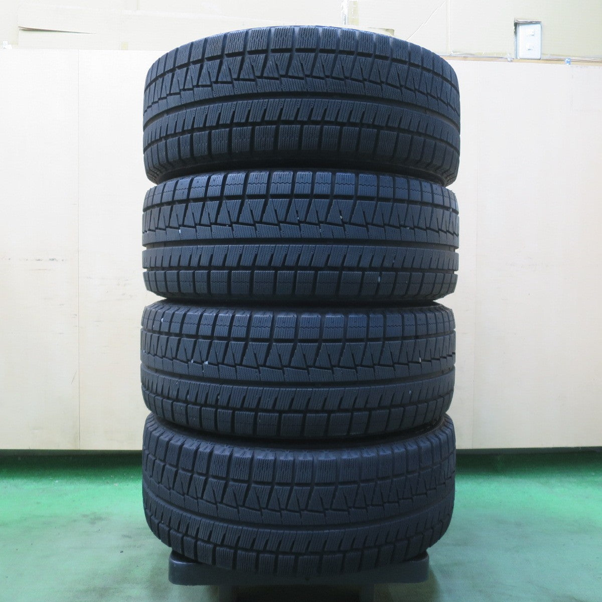 バリ溝!23年!9.5分以上★BMW MINI 等 TAS Advance Line SV-1 205/55R16 スタッドレス ブリヂストン ブリザック RFT アドバンス ライン 16インチ PCD112/5H★6032701イス