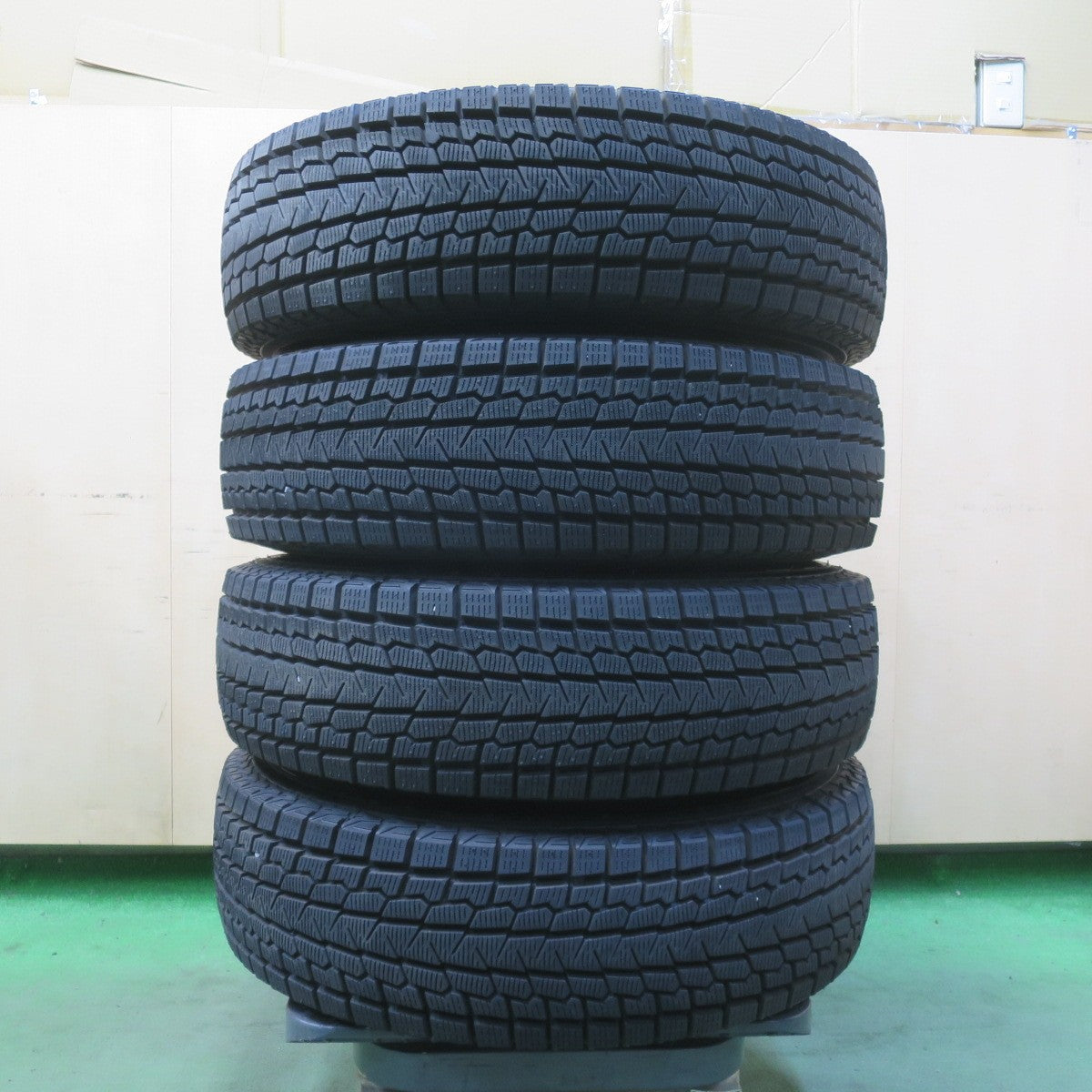 バリ溝!24年!キレイ!ほぼ10分★スタッドレス 195/80R15 ヨコハマ アイスガード G075 社外 アルミ 15インチ PCD139.7/5H★6051801イス