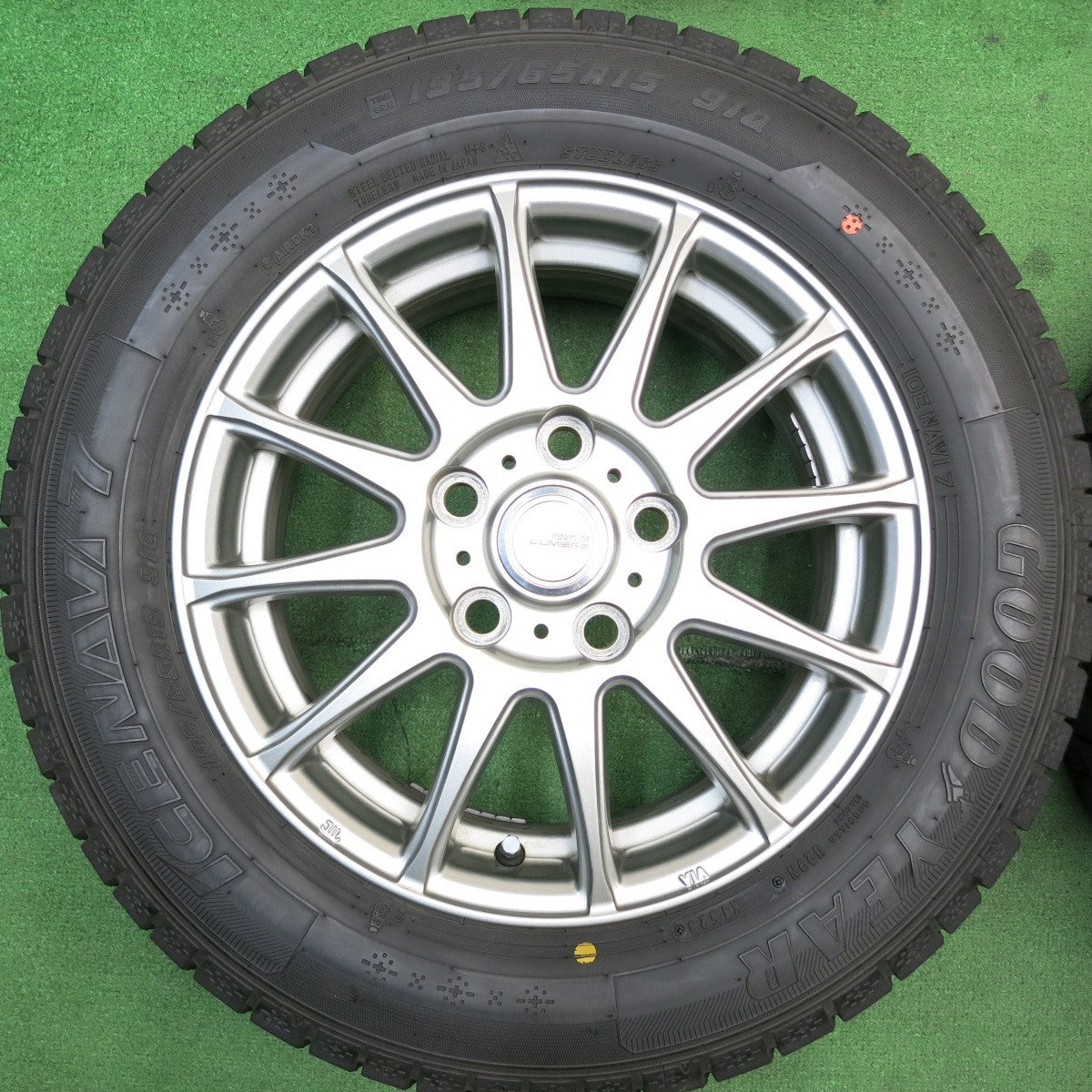 バリ溝!23年!キレイ!9.5分★スタッドレス 195/65R15 グッドイヤー アイスナビ7 ravrion LUMIERE ラブリオン 15インチ PCD114.3/5H★5052503HAス