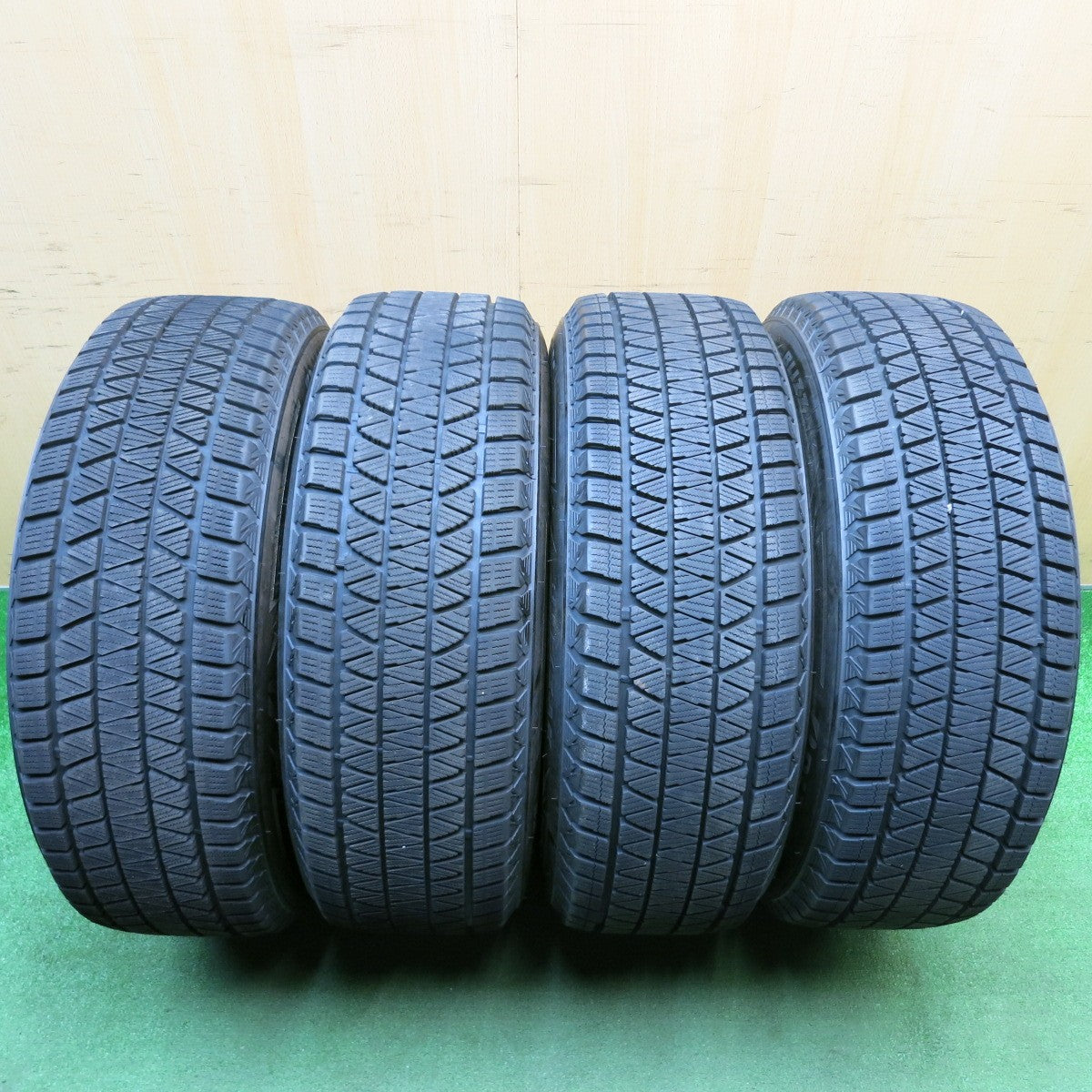 センサー付!バリ溝!23年!キレイ!9.5分★スタッドレス 235/65R18 ブリヂストン ブリザック DM-V3 Delmore LC.S デルモア 18インチ PCD114.3/5H★6011707HAス